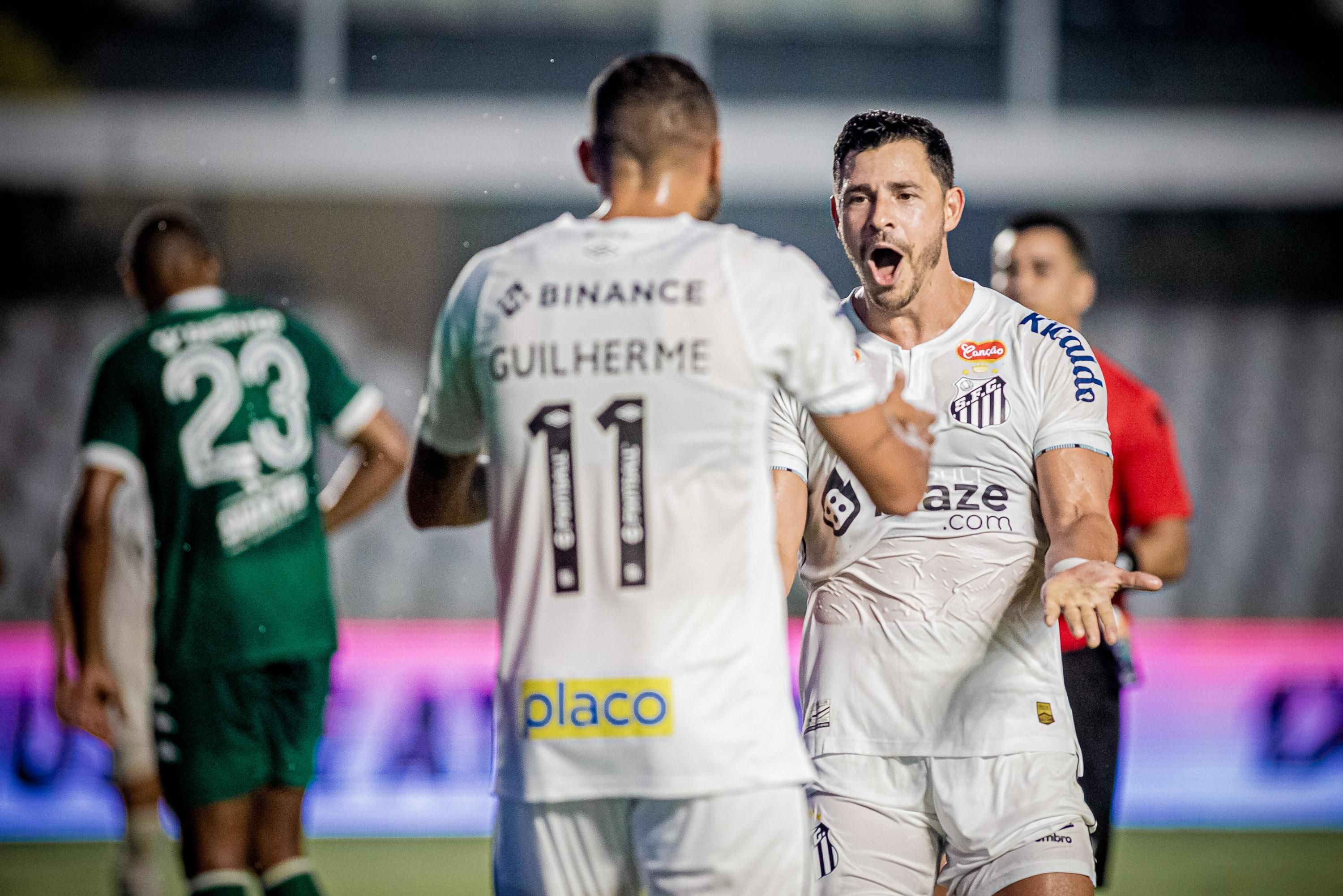 Santos goleia o Guarani e mantém 100% de aproveitamento na Série B
