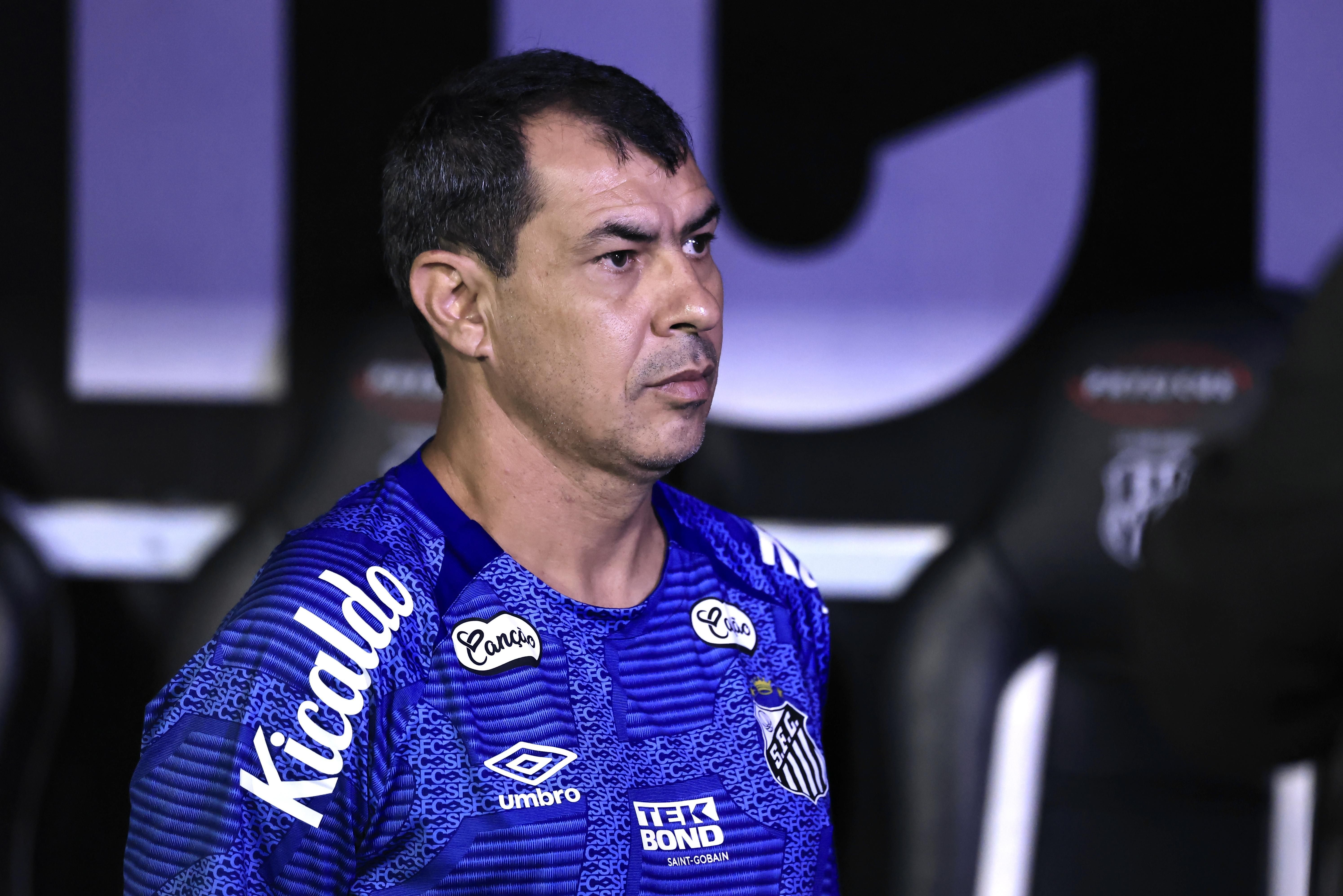 Carille elogia 'jogo consistente' do Santos, mas vê pontos a melhorar na equipe