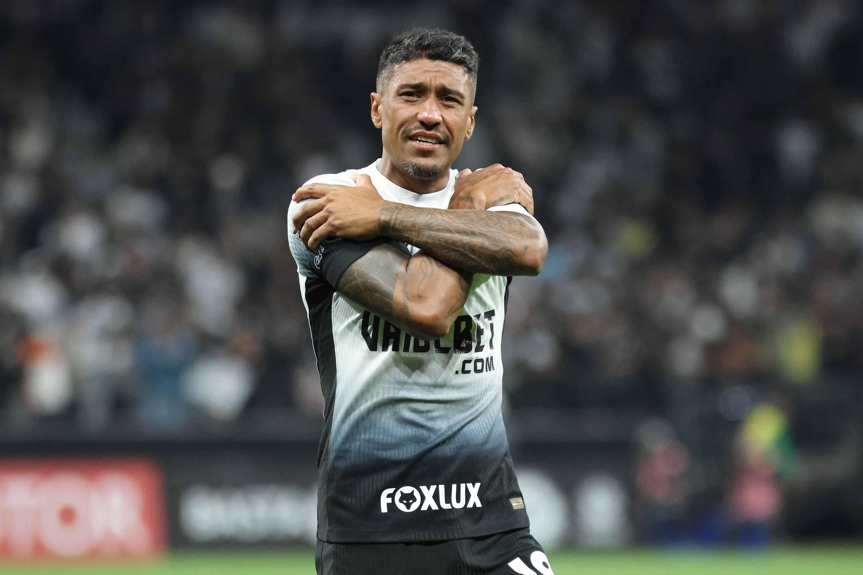 Despedida de Paulinho do Corinthians tem choro, ovação da Fiel e comoção geral