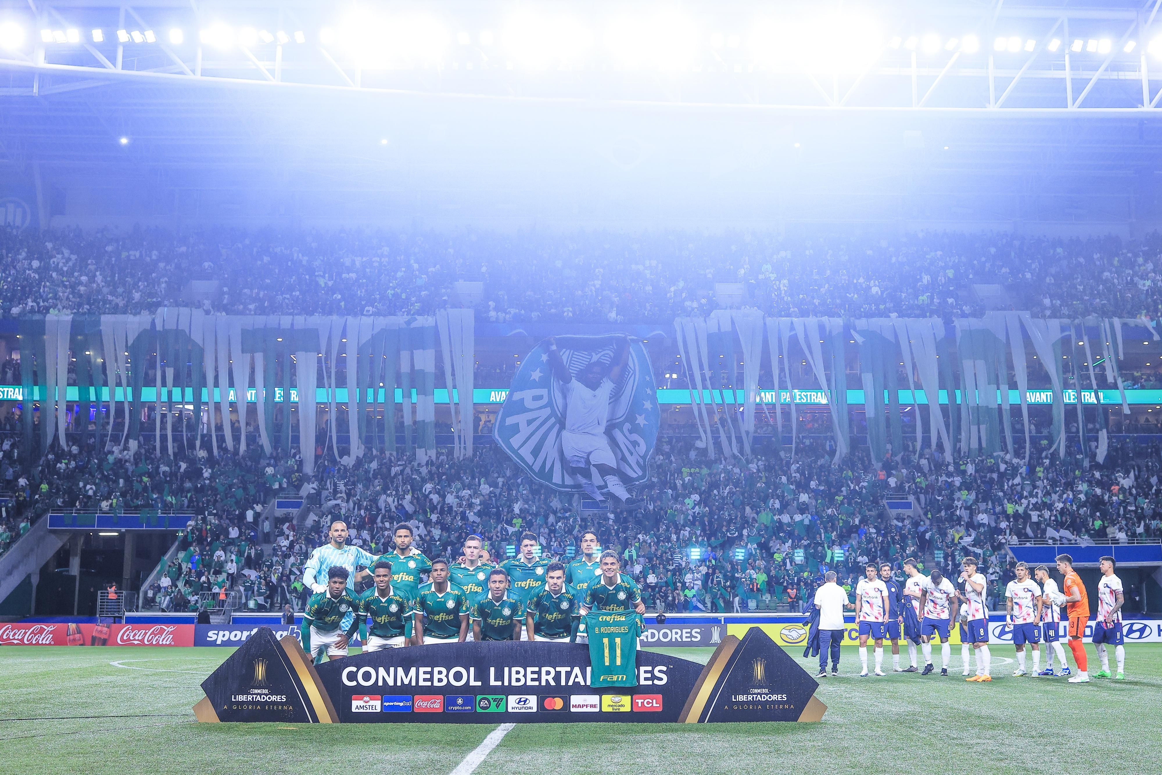 Jogadores do Palmeiras homenageiam ex-Cruzeiro em jogo pela Libertadores