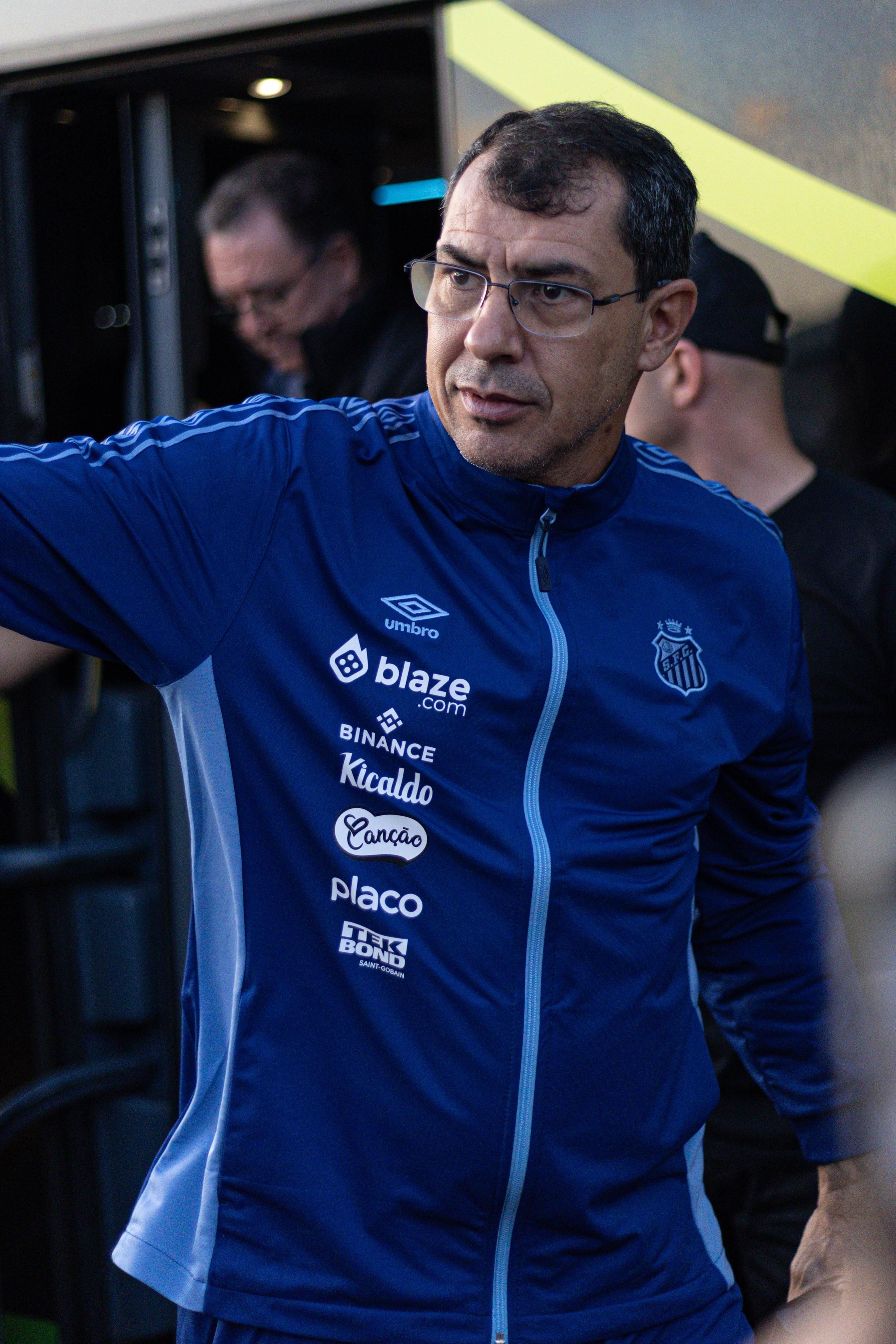 Carille admite estar pressionado em meio à fase negativa do Santos