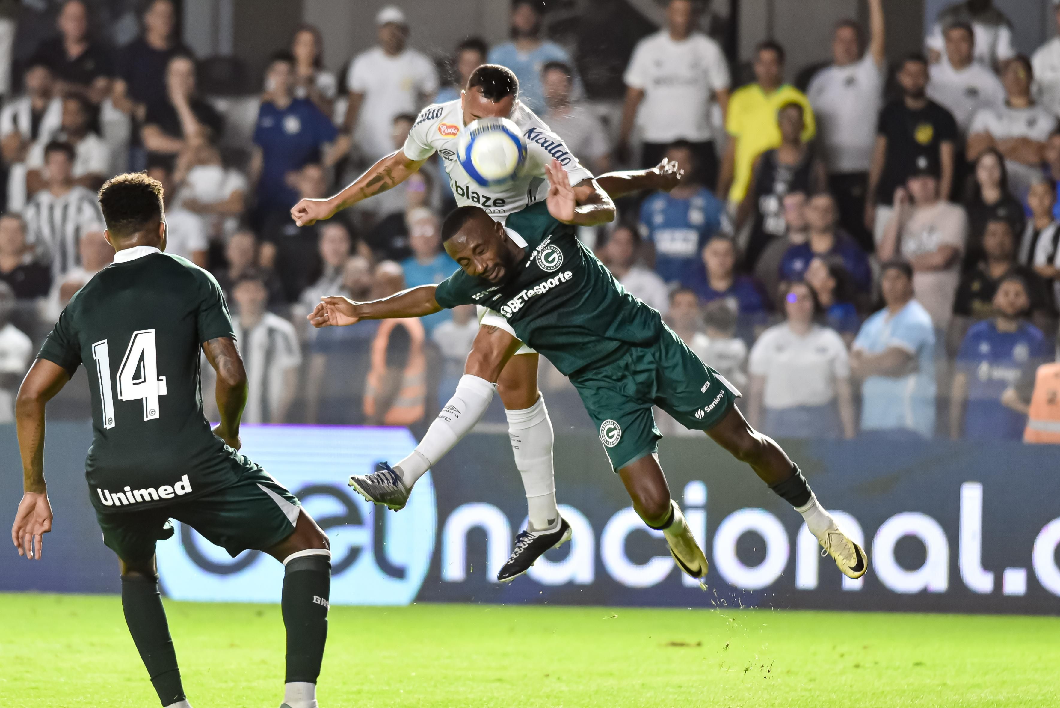 Santos se aproveita de falha, supera o Goiás e volta a vencer na Série B