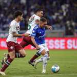 Após erros, atacante do Cruzeiro chora no Mineirão; Seabra defende