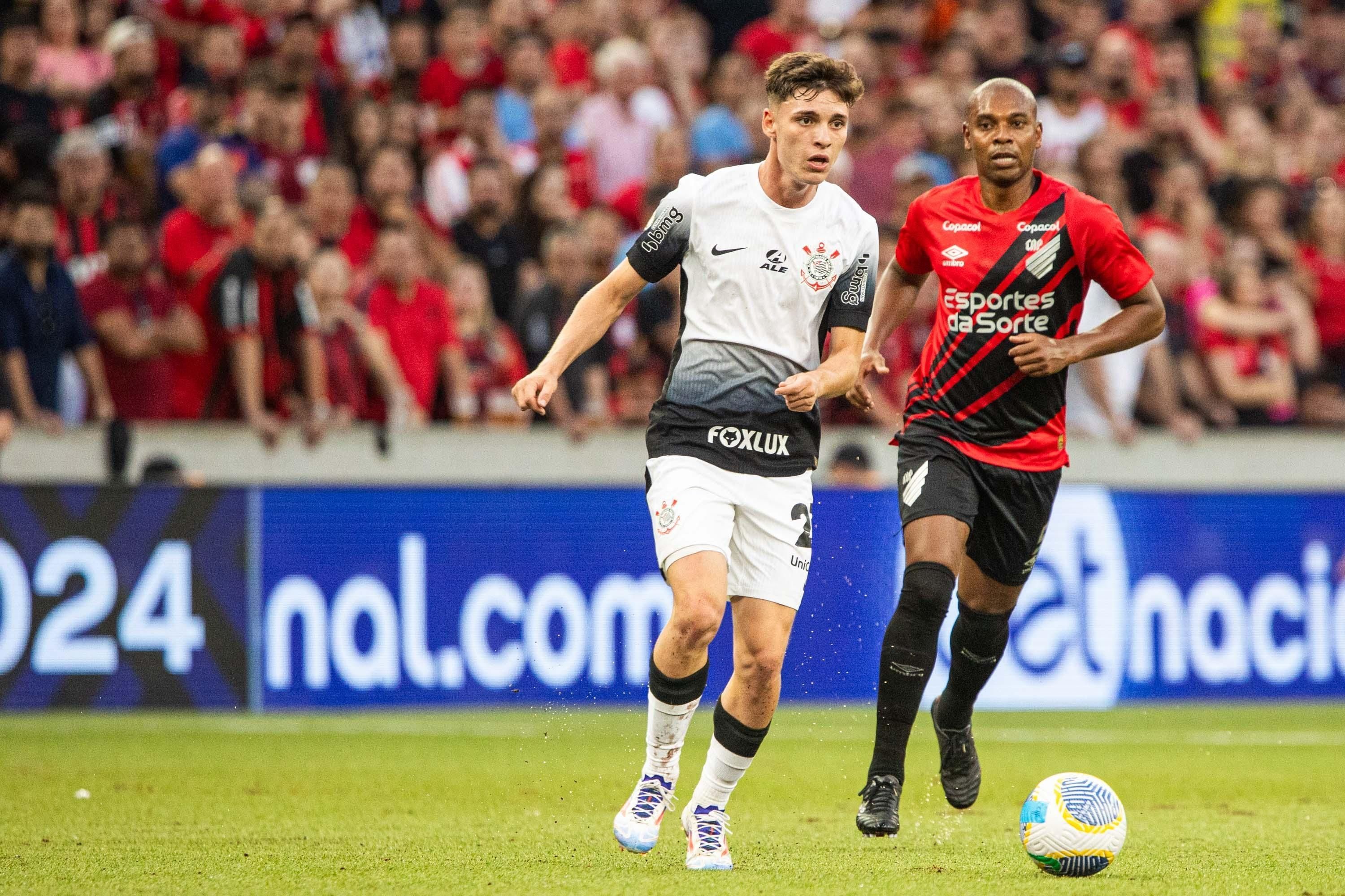 Auxiliar do Corinthians explica 'sumiço' de Breno Bidon em escalações do Corinthians
