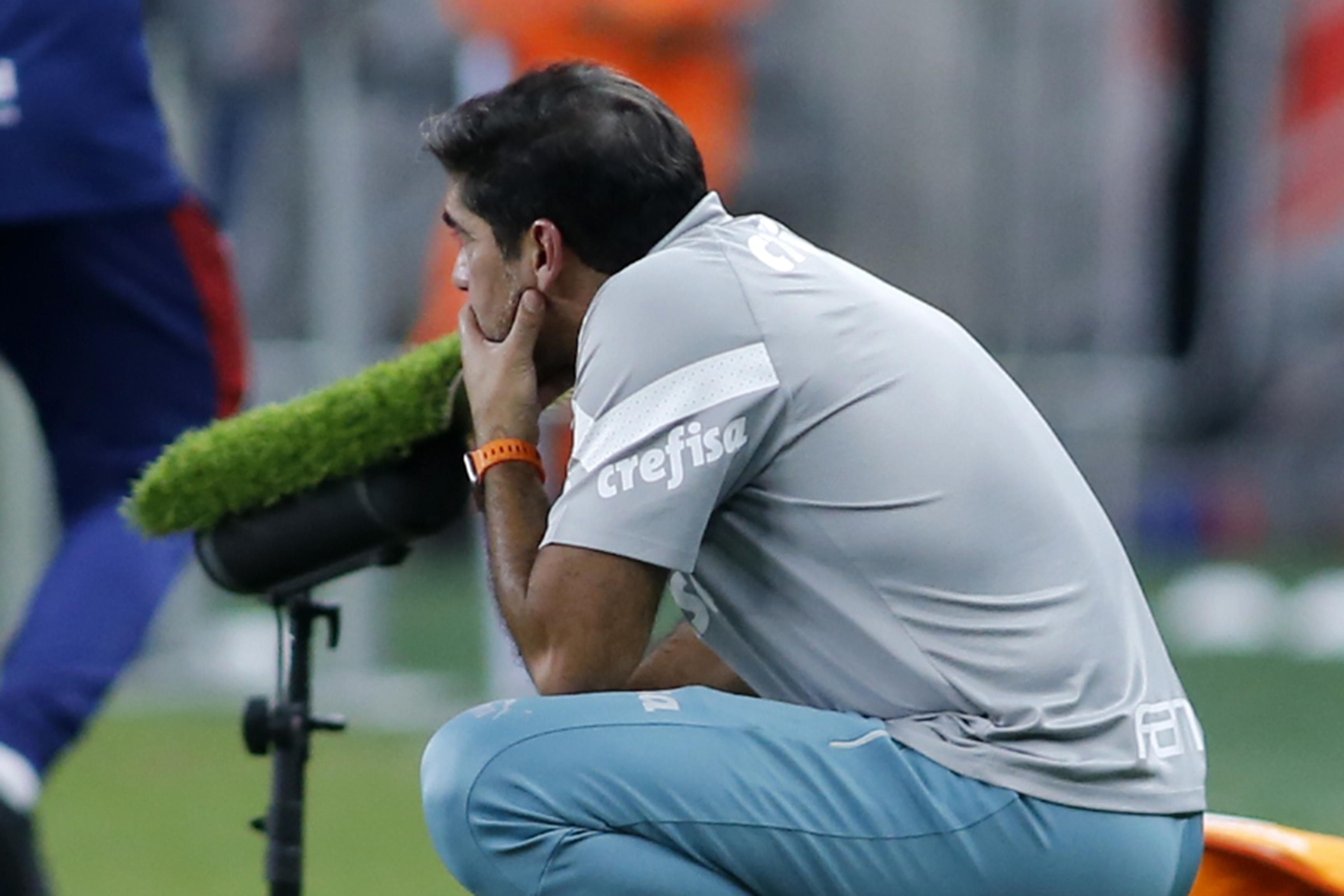 Abel Ferreira assume responsabilidade após Palmeiras ser goleado no Brasileiro