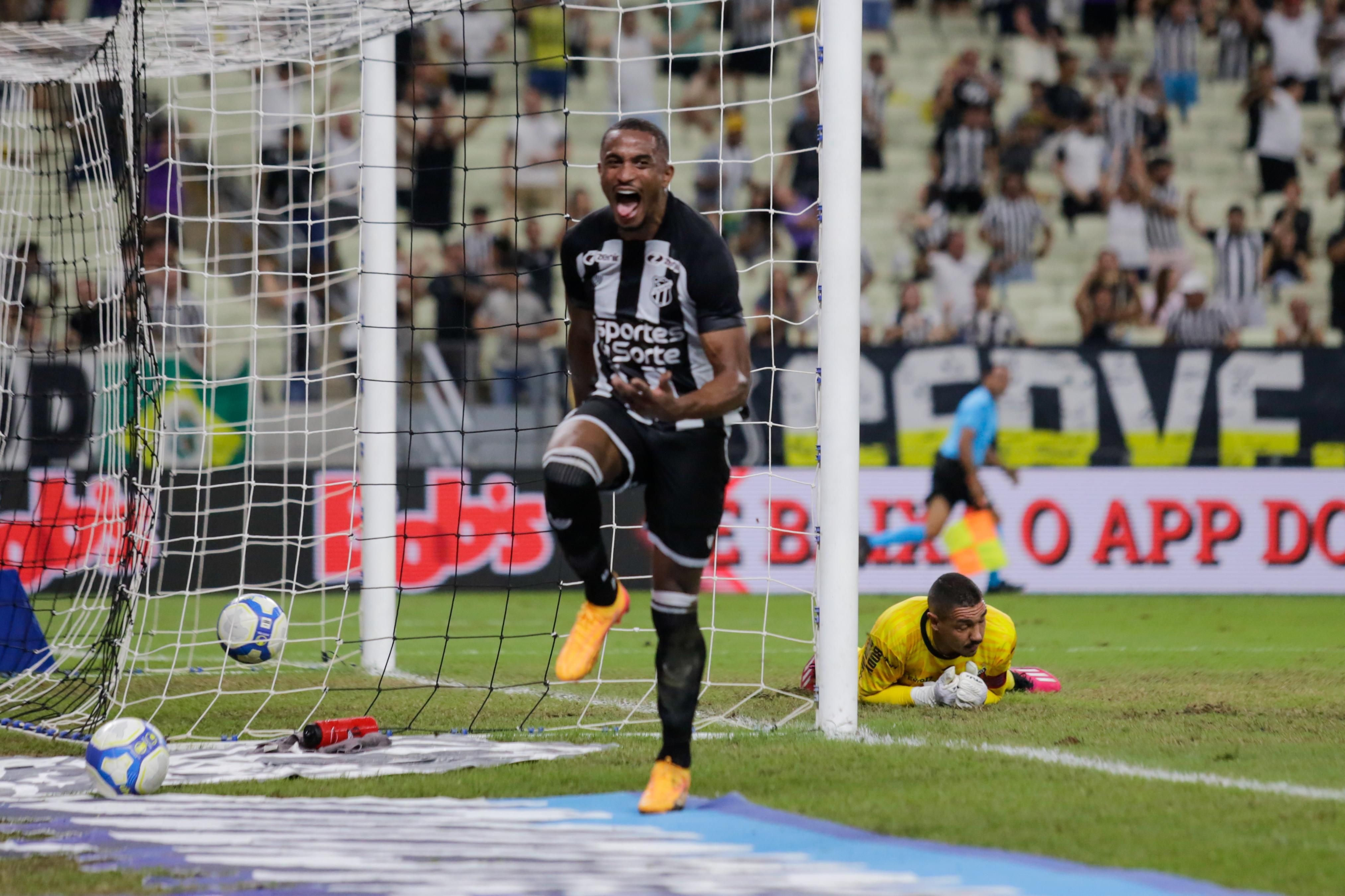 Com hat-trick, Ceará vence Ituano de virada na Série B e alivia pressão