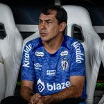 Carille, do Santos, desconversa sobre o Corinthians: 'Pergunta ao meu empresário'