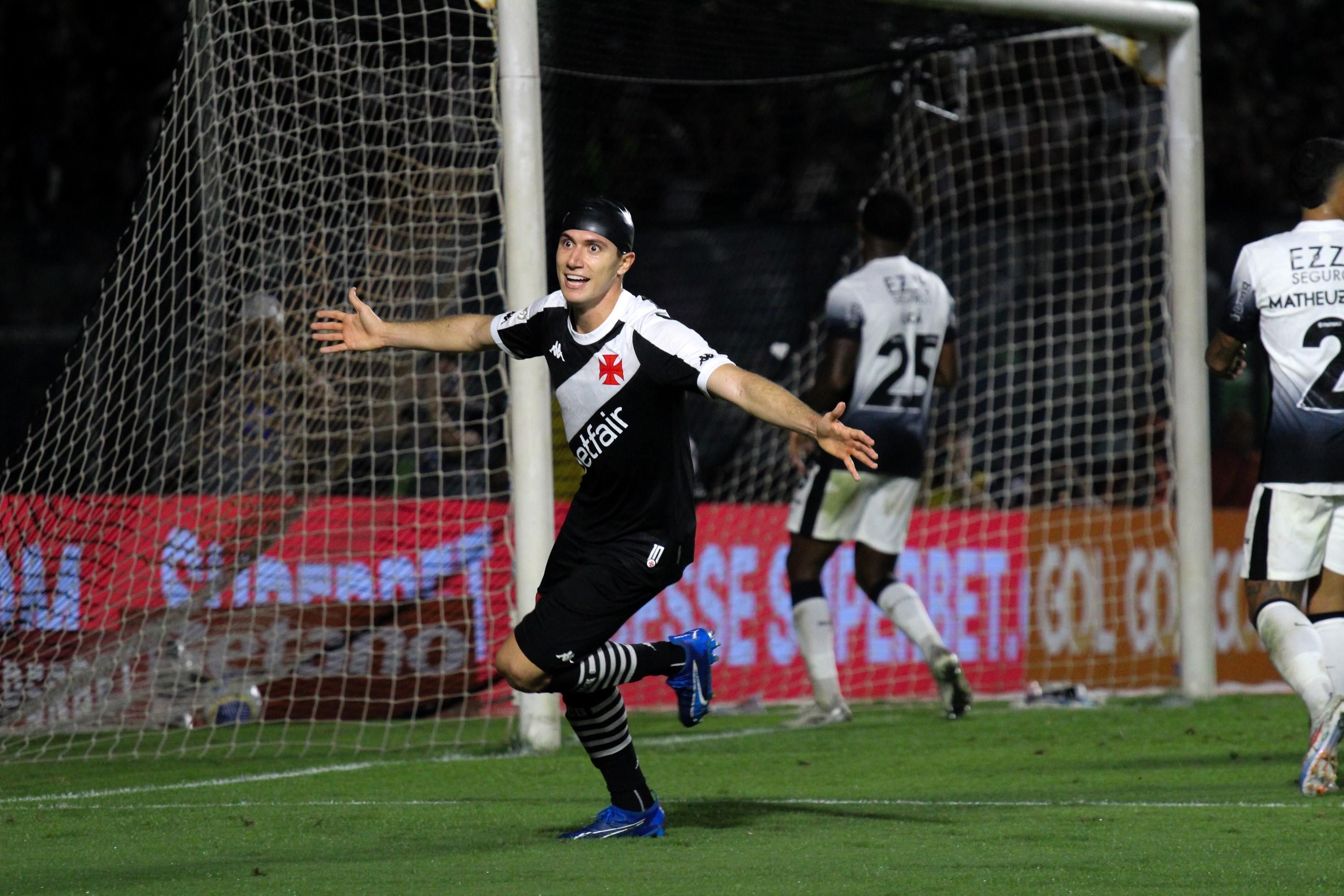 Vasco vence Corinthians, quebra longo tabu, e afunda o rival no Brasileiro