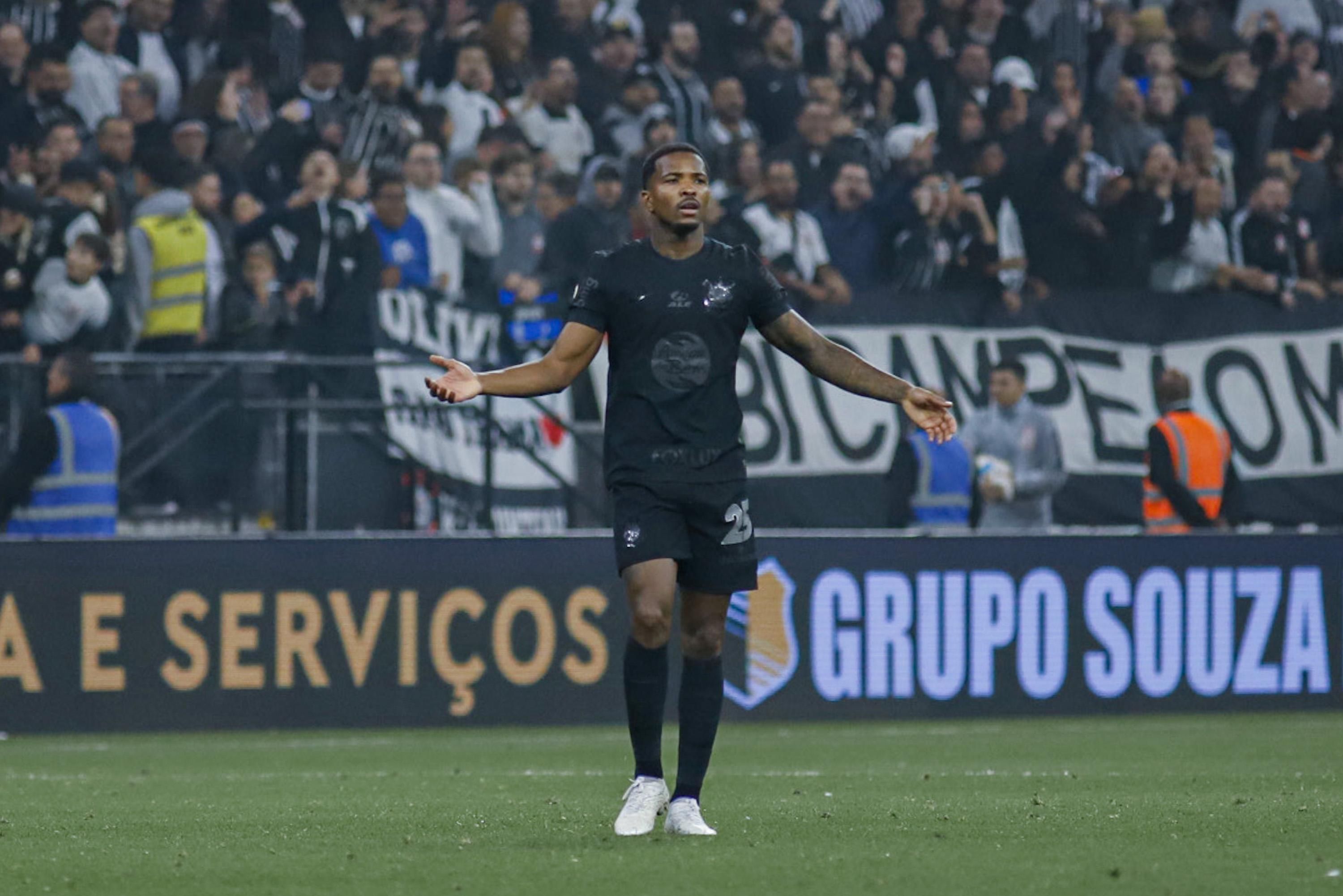 Zagueiro do Corinthians pede desculpas após ofender imprensa