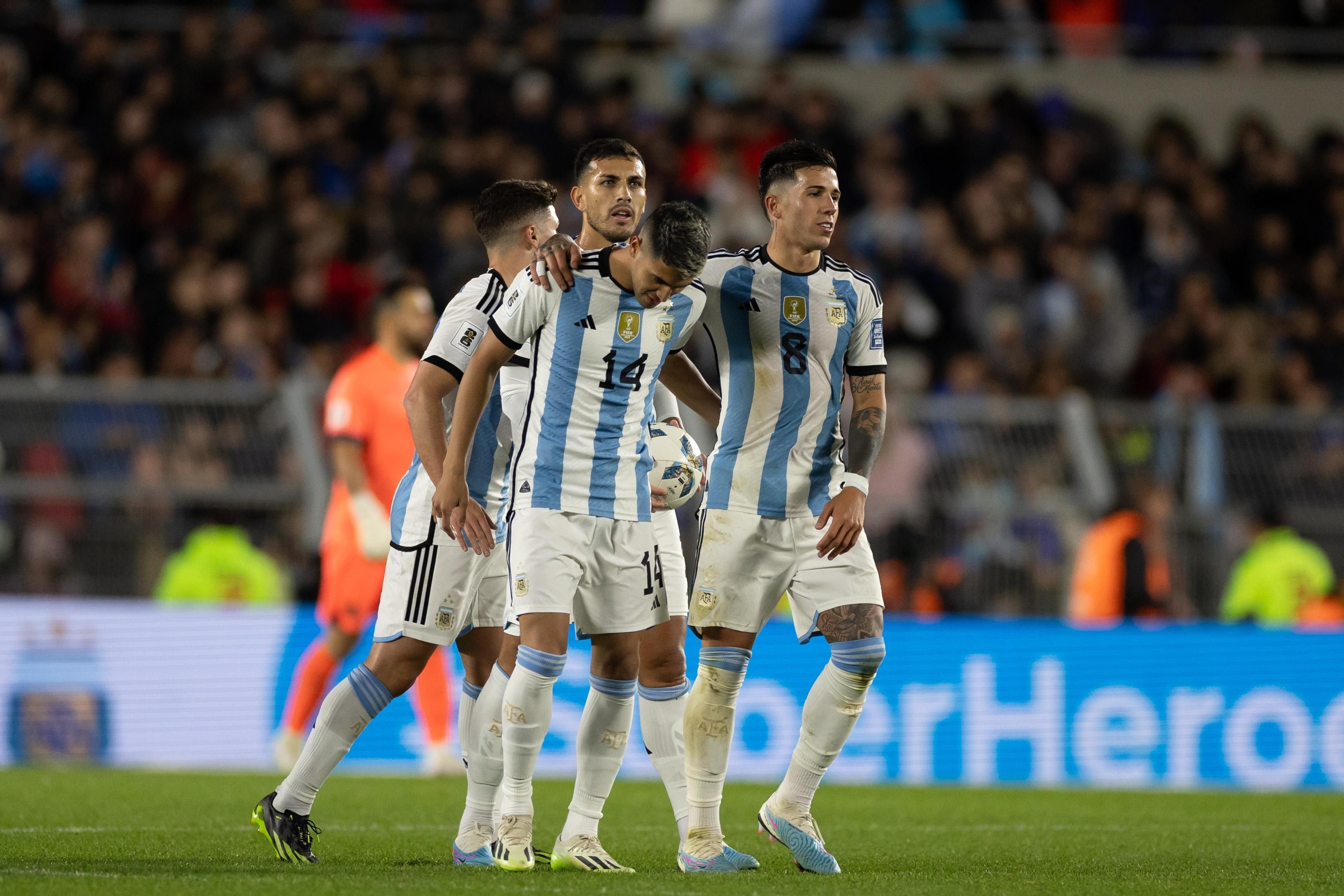 Jogador da Argentina vira alvo de investigação da Fifa e de clube inglês
