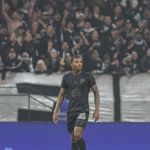 Corinthians toma decisão após Cacá xingar jornalistas na Neo Química Arena