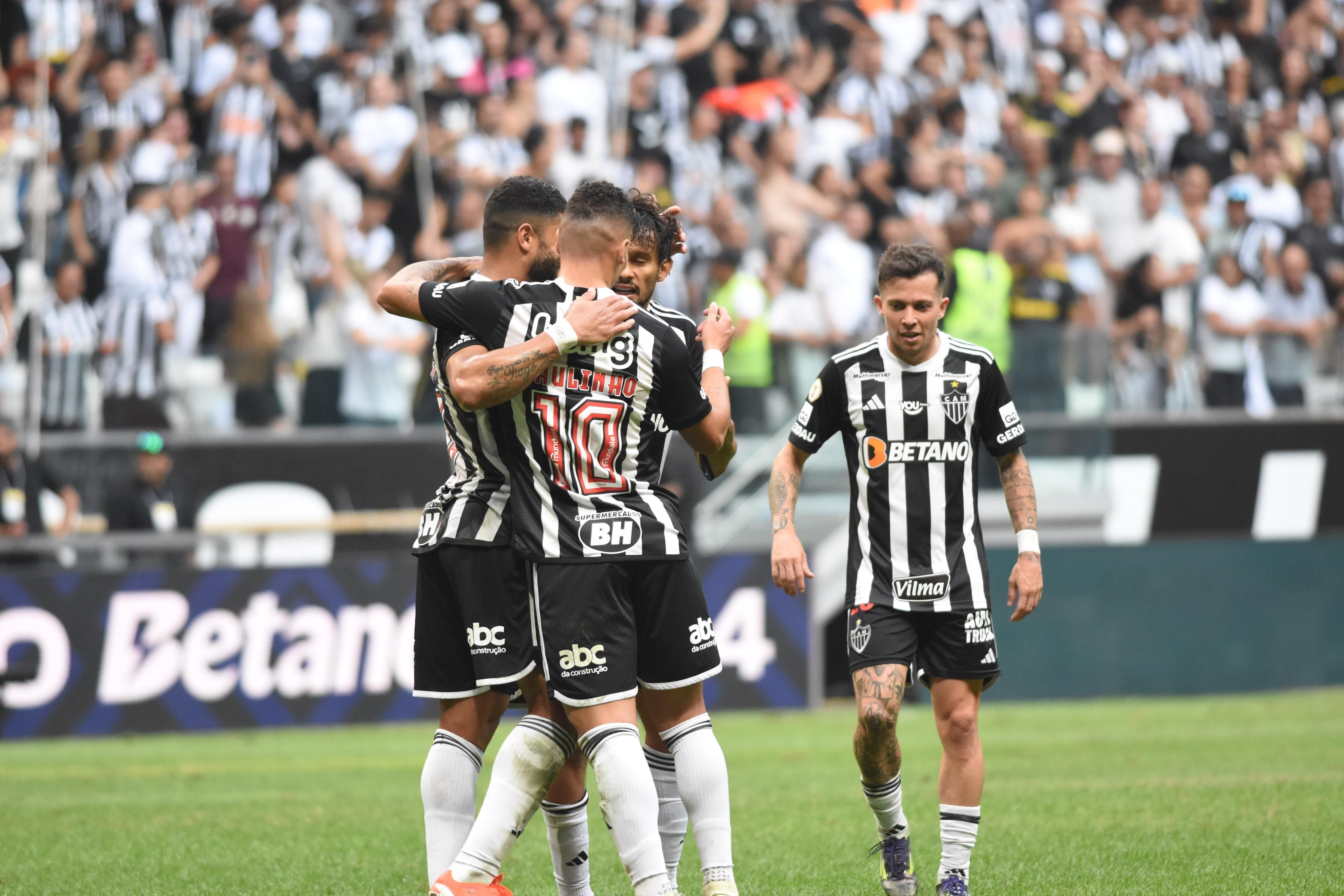 Hulk rasga elogios a novo ‘quarteto’ ofensivo do Atlético