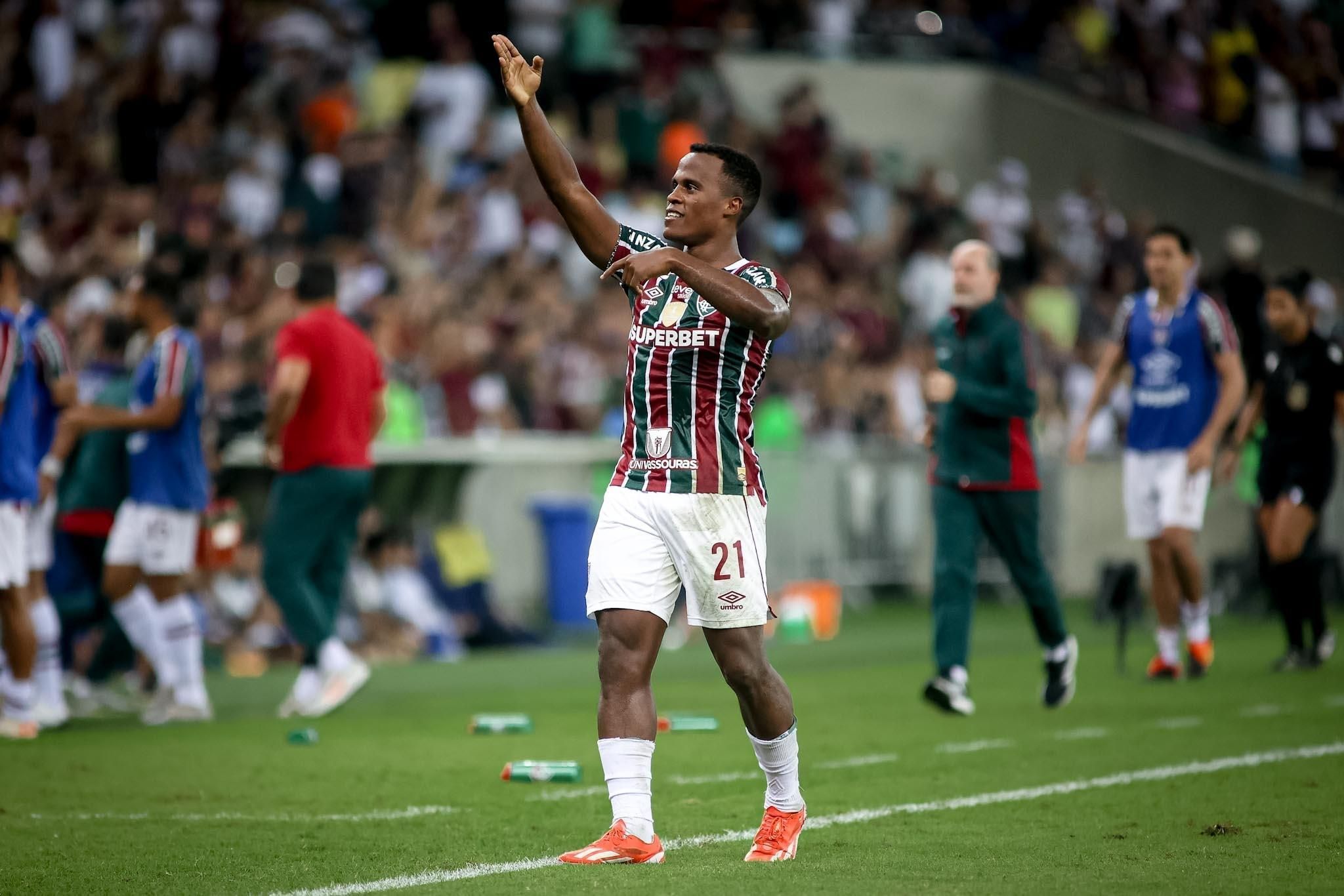 Com gol no final, Fluminense vence o Palmeiras e respira no Brasileiro