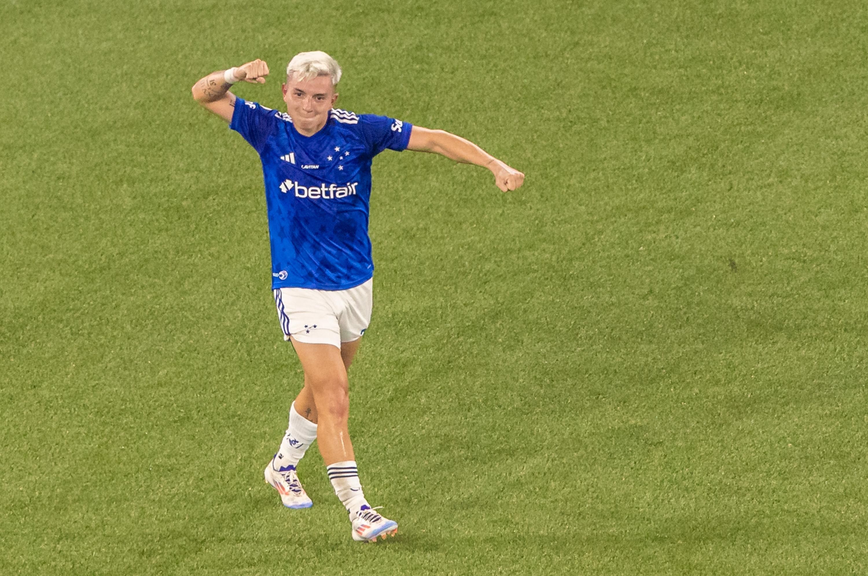 Ídolo do Cruzeiro se emociona com goleada e volta por cima do clube: ‘Lindo ver o gigante no seu lugar’