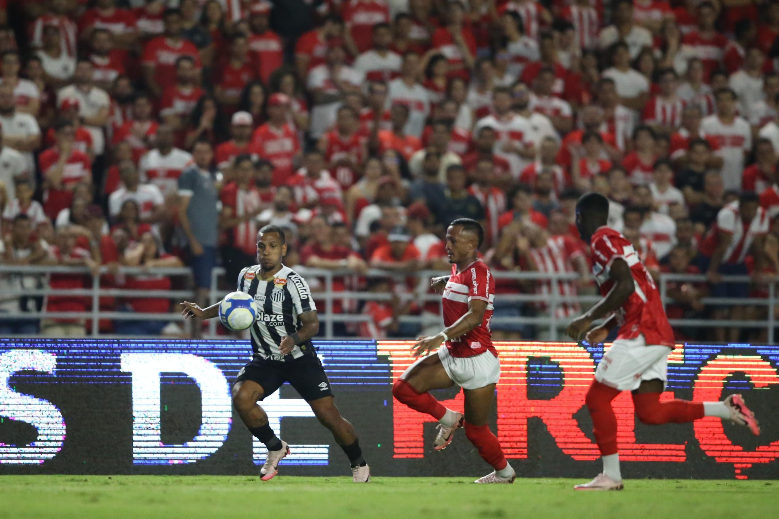 Santos empata com o CRB e perde chance de disparar na liderança da Série B