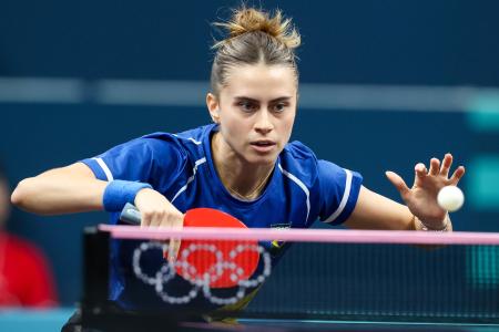 Bruna Takahashi foi eliminada no torneio de simples do tênis de mesa em Paris 2024