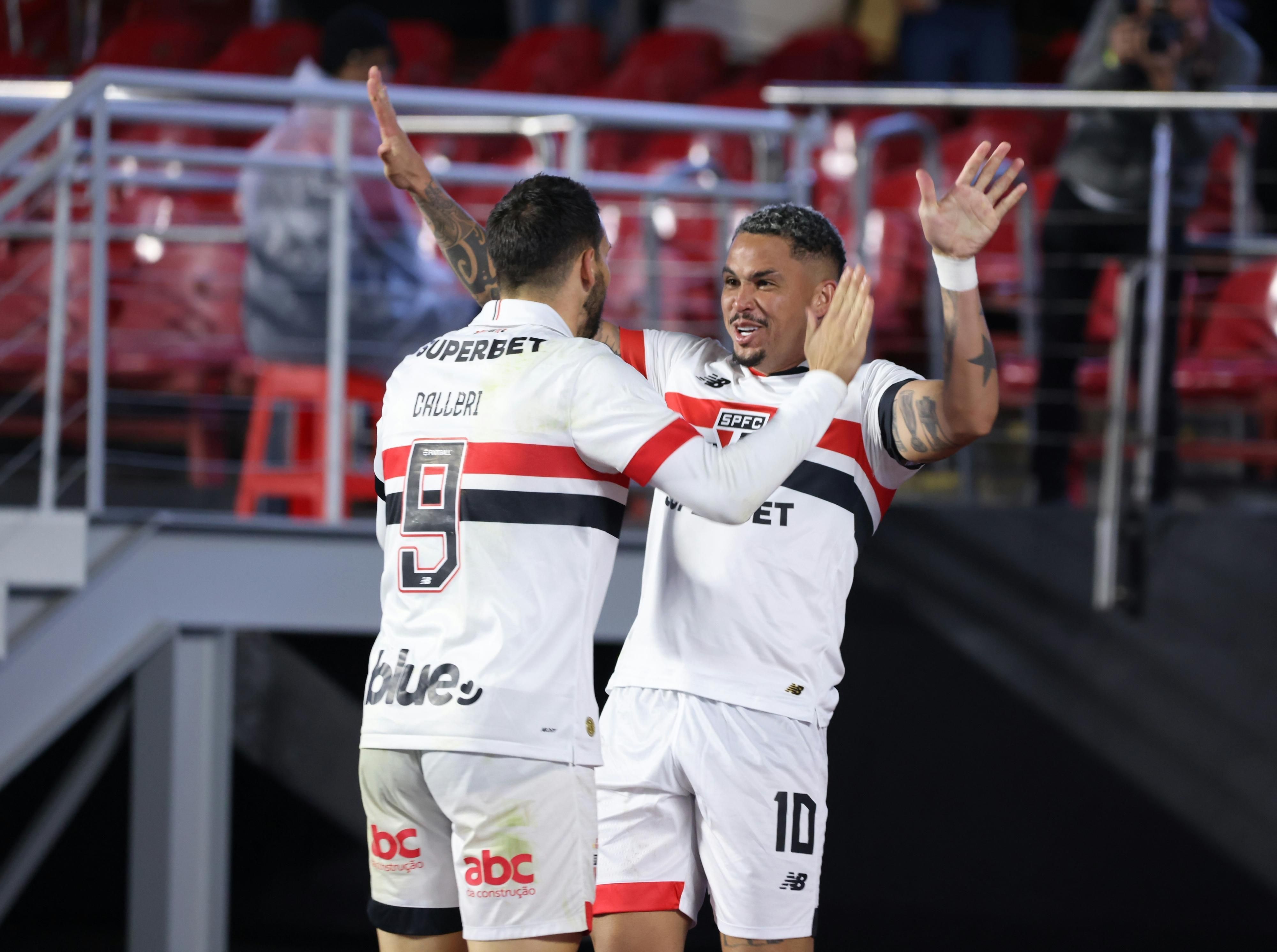 São Paulo fura bloqueio do Goiás e larga em vantagem na Copa do Brasil