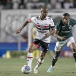 Lucas lamenta expulsão de zagueiro em confusão e admite que São Paulo 'cozinhou' Goiás