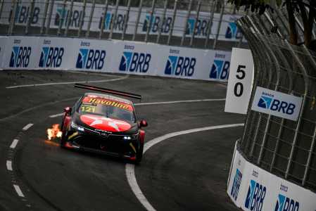 Carros da Stock Car em primeiro contato com o Circuito de Rua de BH durante o shakedown