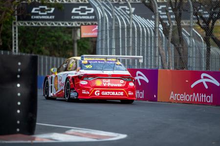 Carros da Stock Car em primeiro contato com o Circuito de Rua de BH durante o shakedown