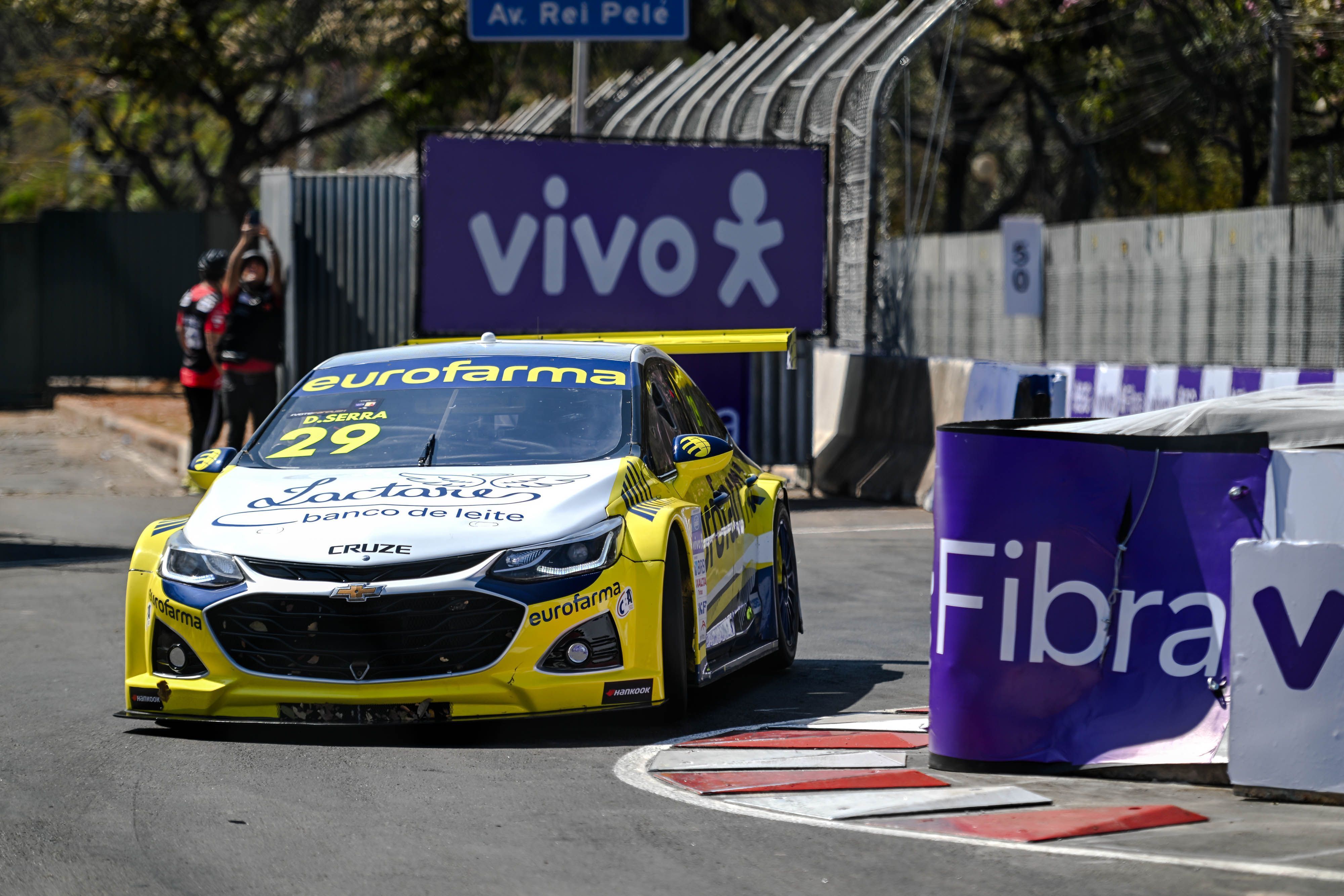 Daniel Serra faz a pole position na etapa de BH da Stock Car; veja o grid