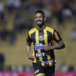 Ex-Cruzeiro marca, Novorizontino vence Ituano e amplia sequência na Série B