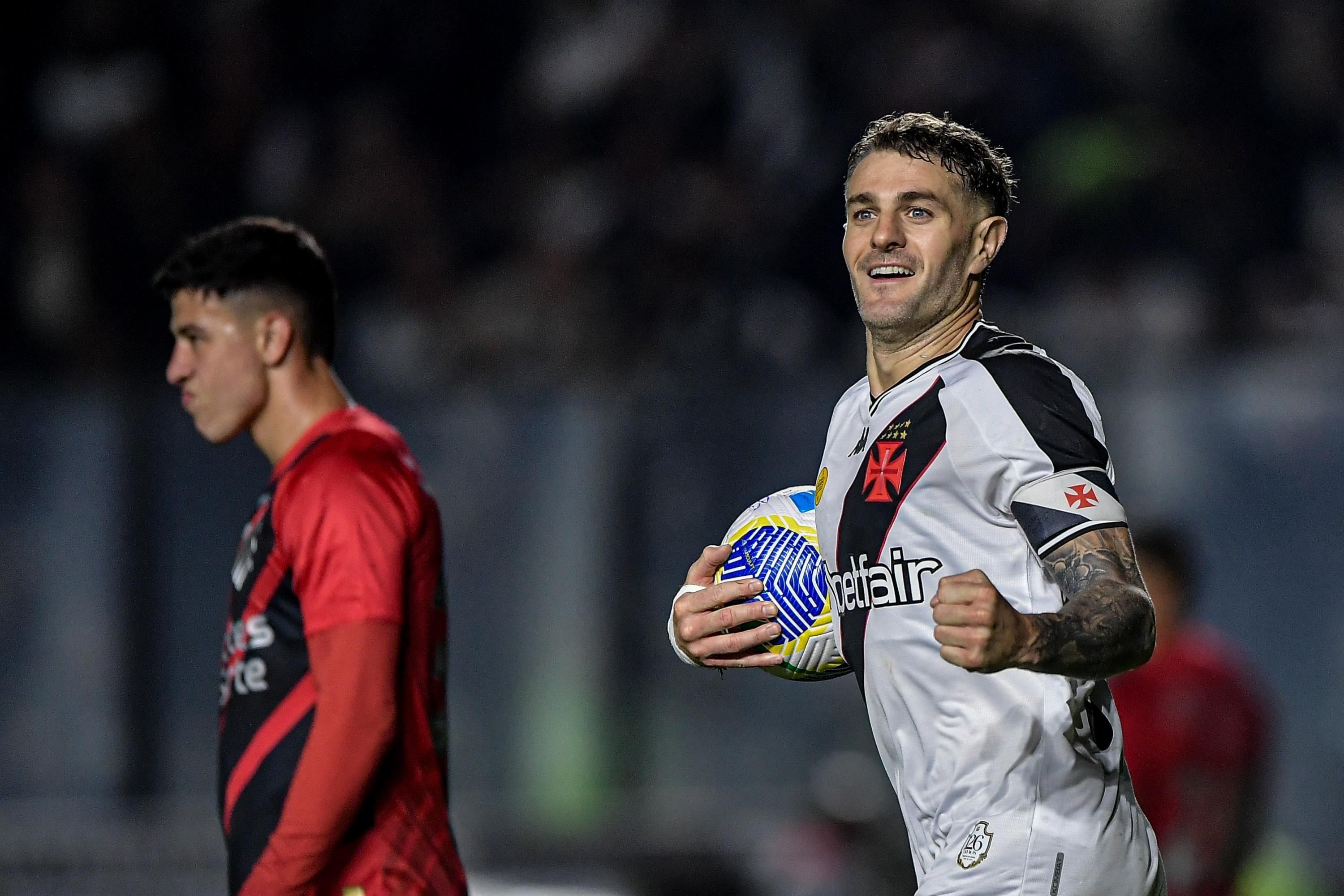 Pelo Brasileiro, Vasco vira contra o Athletico-PR em prévia da Copa do Brasil