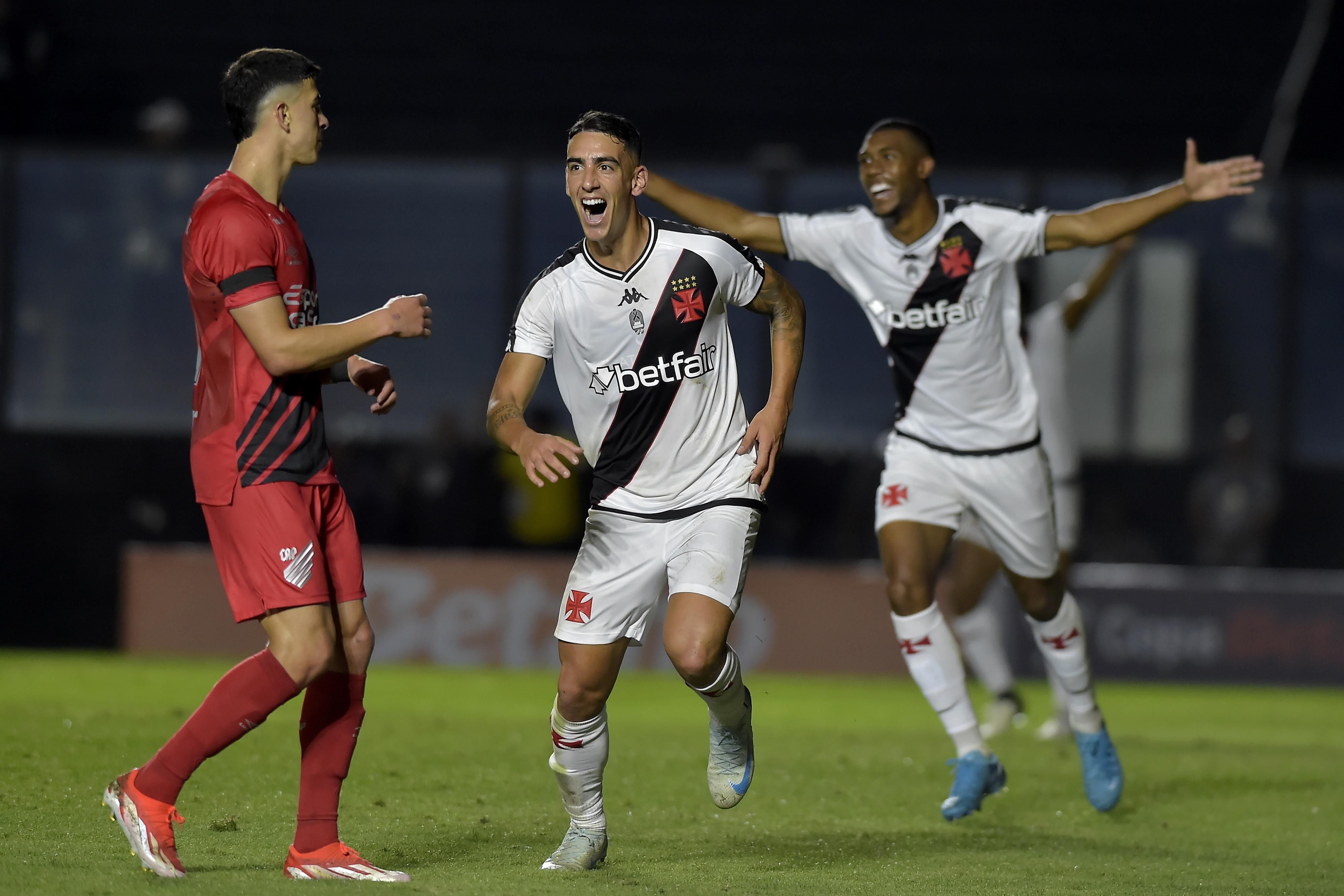 Vasco faz história novamente contra o Athletico-PR e abre vantagem na Copa do Brasil