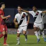Vasco faz história novamente contra o Athletico-PR e abre vantagem na Copa do Brasil