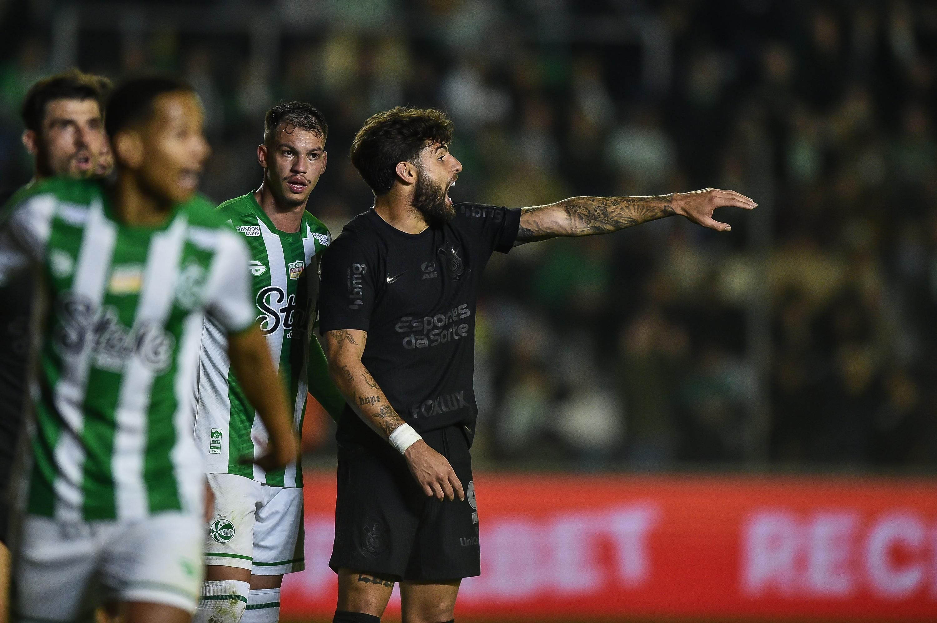 Emiliano reafirma confiança em Yuri Alberto em meio à má fase do Corinthians