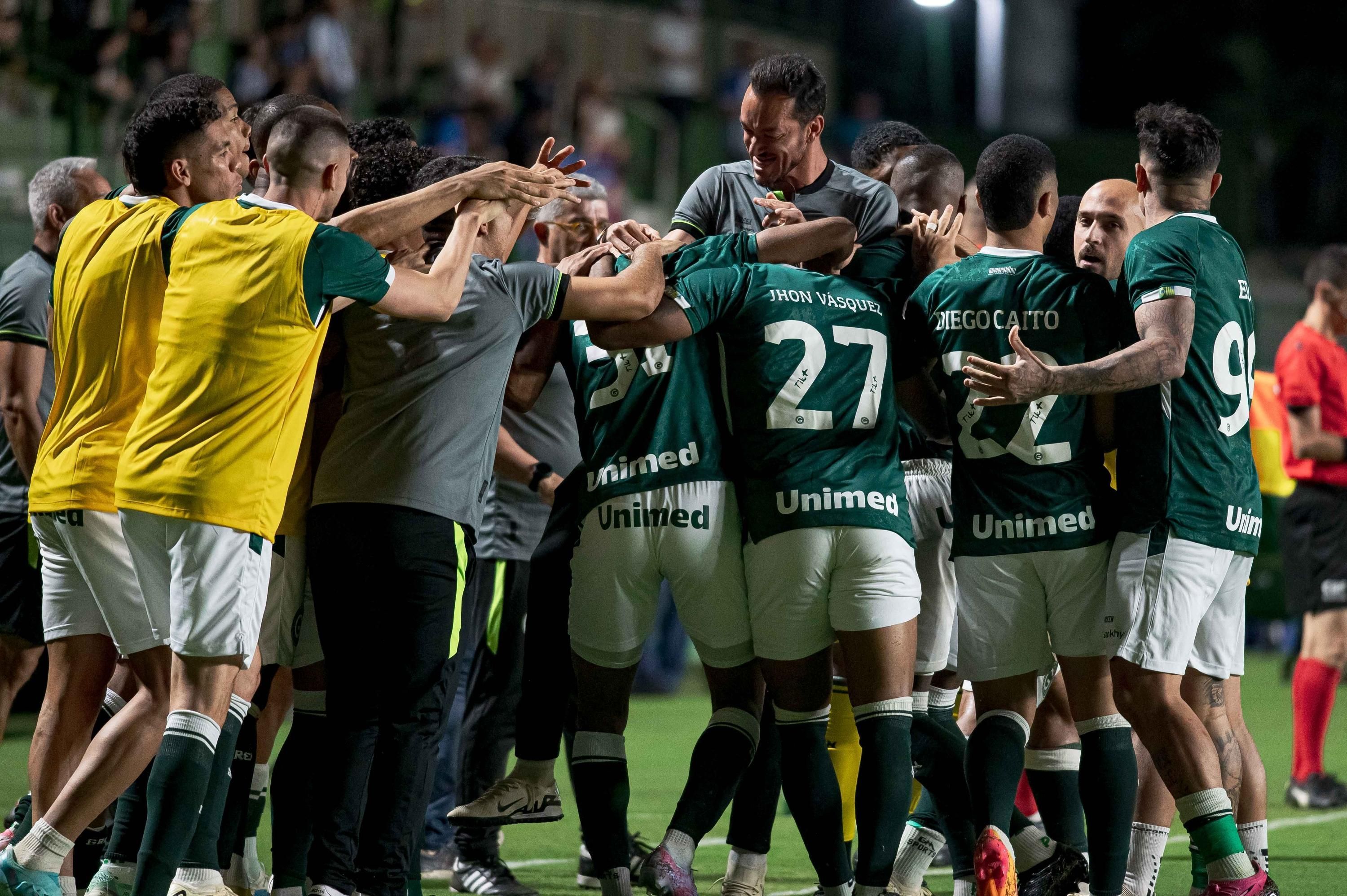 Ex-Atlético marca, mas Avaí perde fora de casa para o Goiás pela Série B