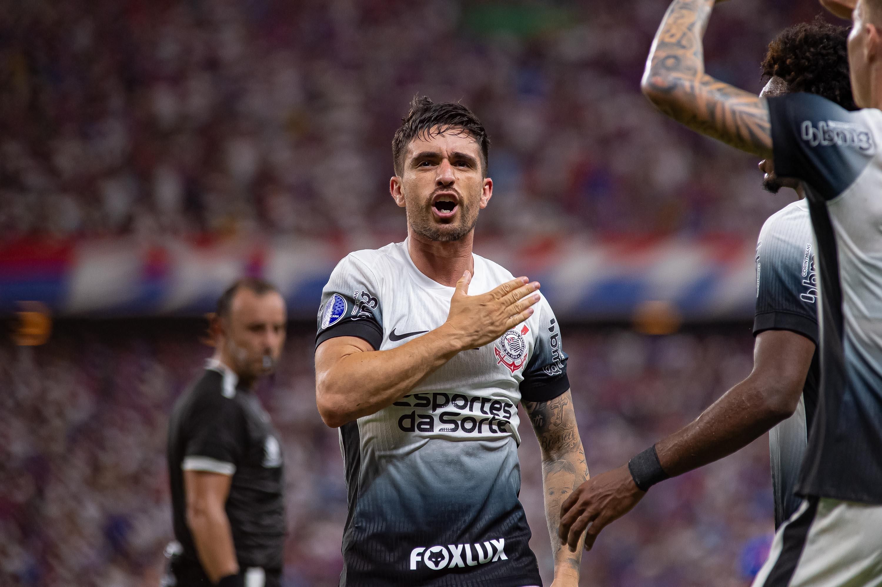 'Quero muito ganhar mais minutos': autor de golaço, Coronado pede espaço no Corinthians