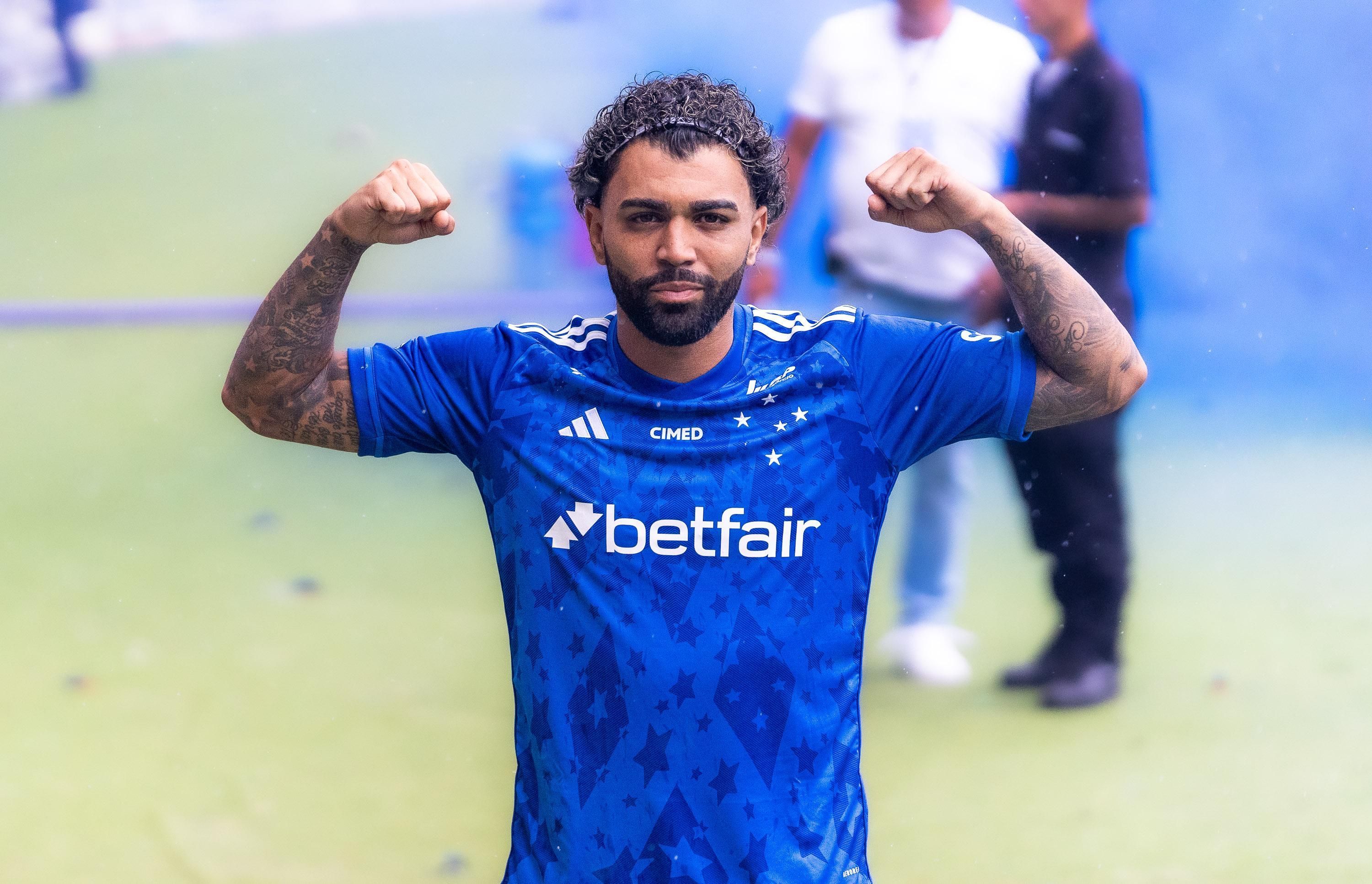 Fotos da apresentação de Gabigol no Cruzeiro e da festa no Mineirão