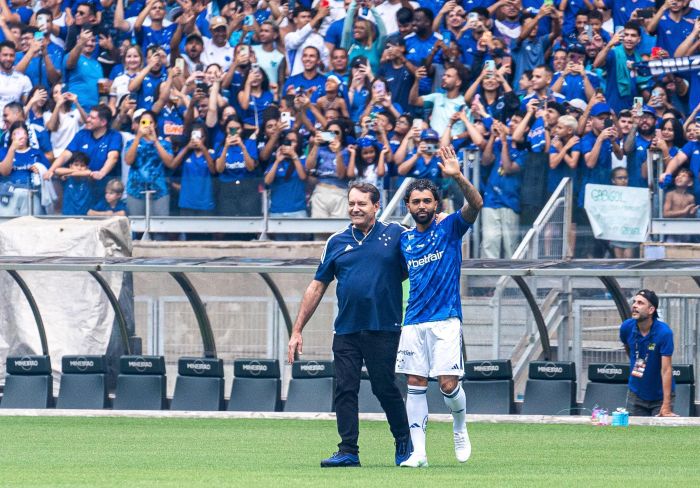 Fotos da apresentação e da entrevista coletiva de Gabigol no Cruzeiro