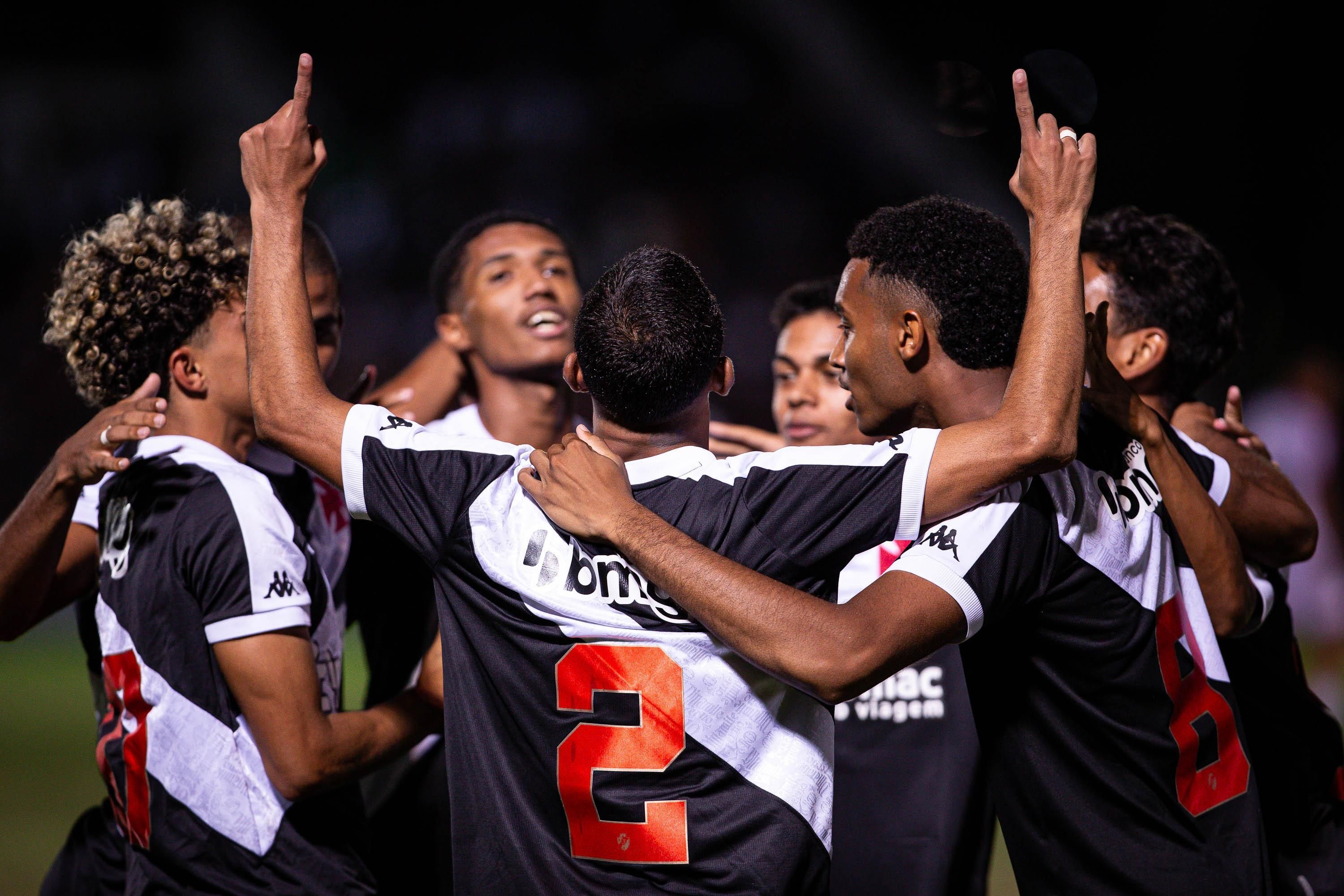 Com golaços e oito gols, Vasco elimina o Flamengo-SP e avança na Copinha