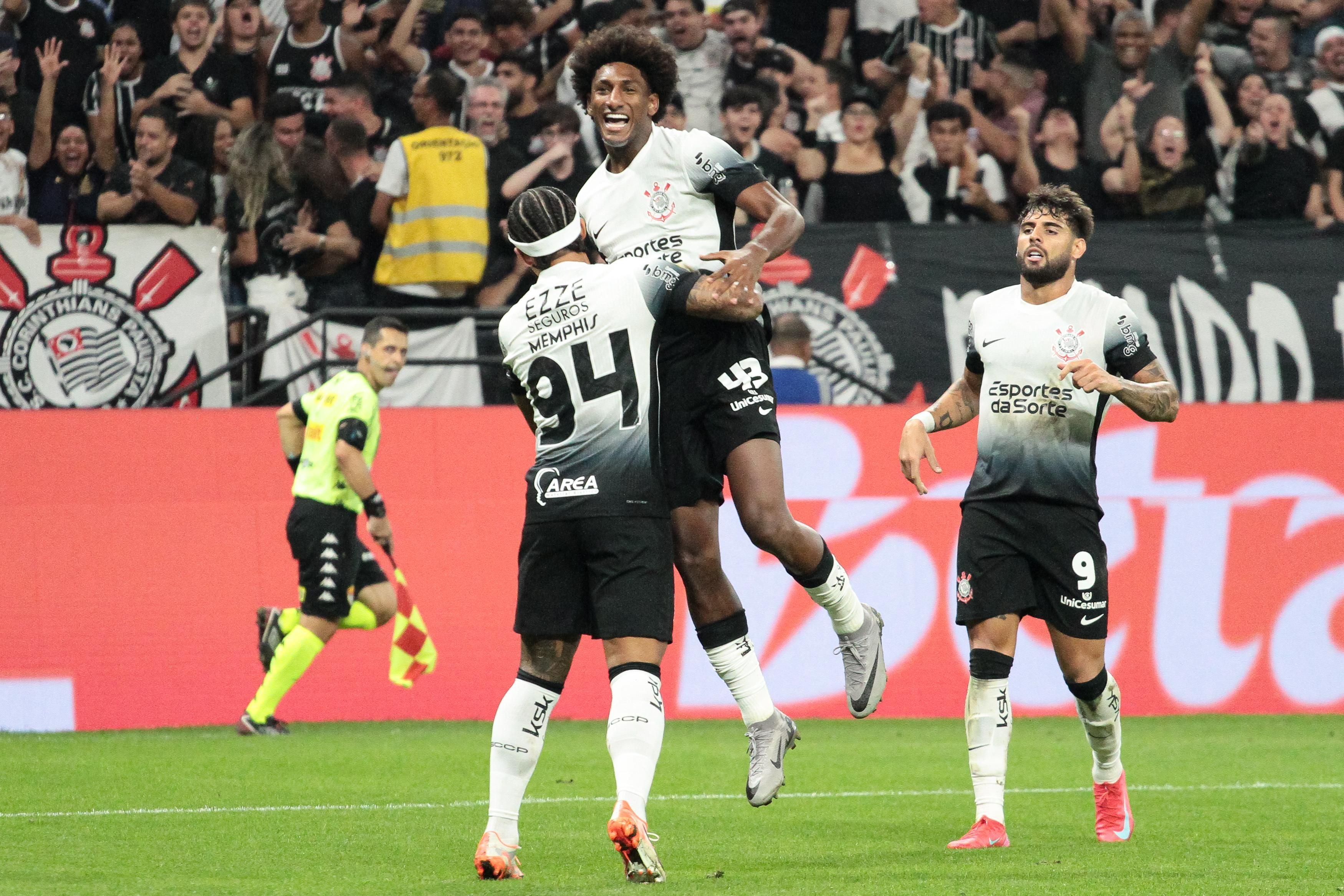 Corinthians vence Velo Clube pelo Paulistão