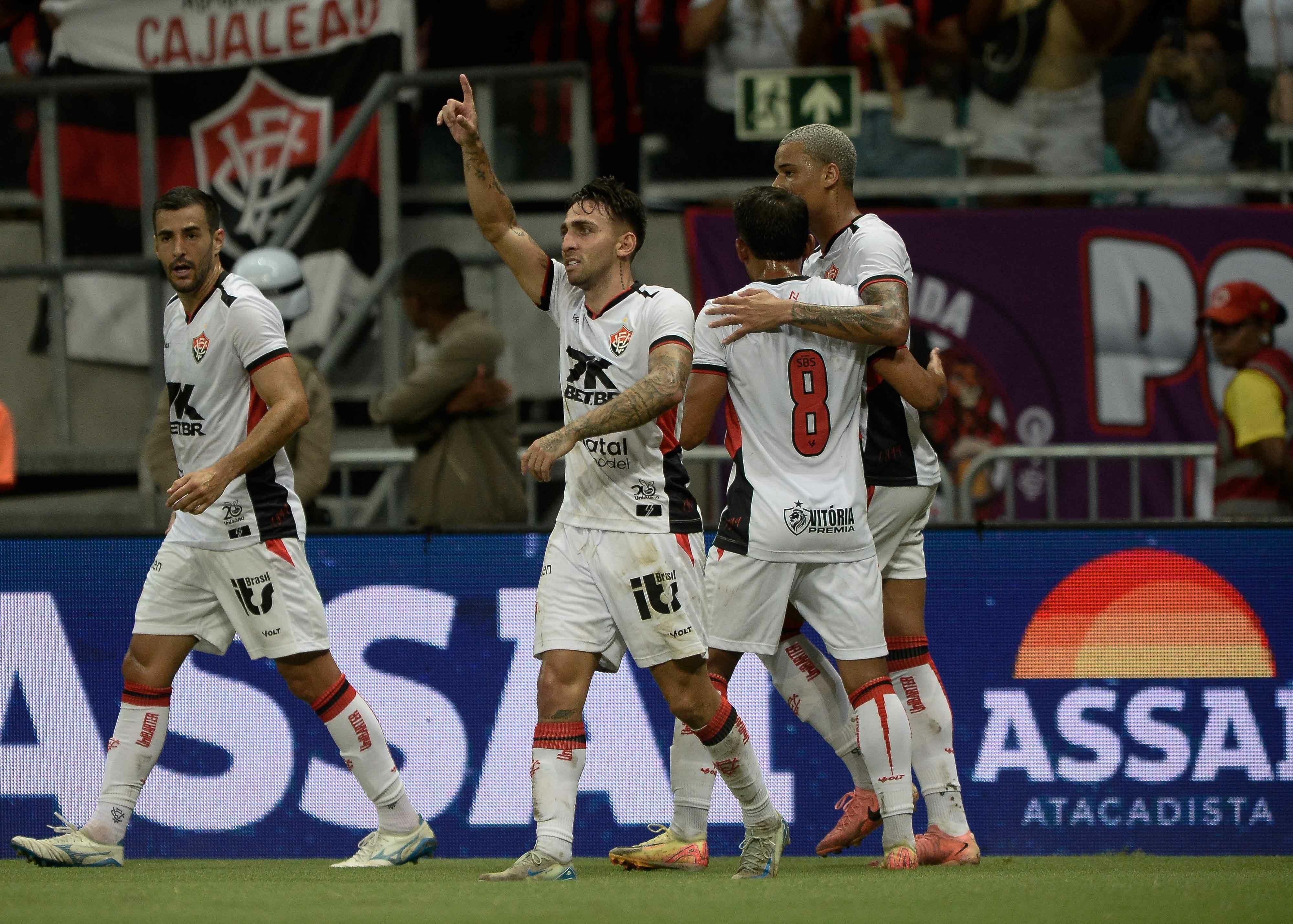 Vitória goleia Colo Colo-BA na Fonte Nova e segue na liderança do Baiano
