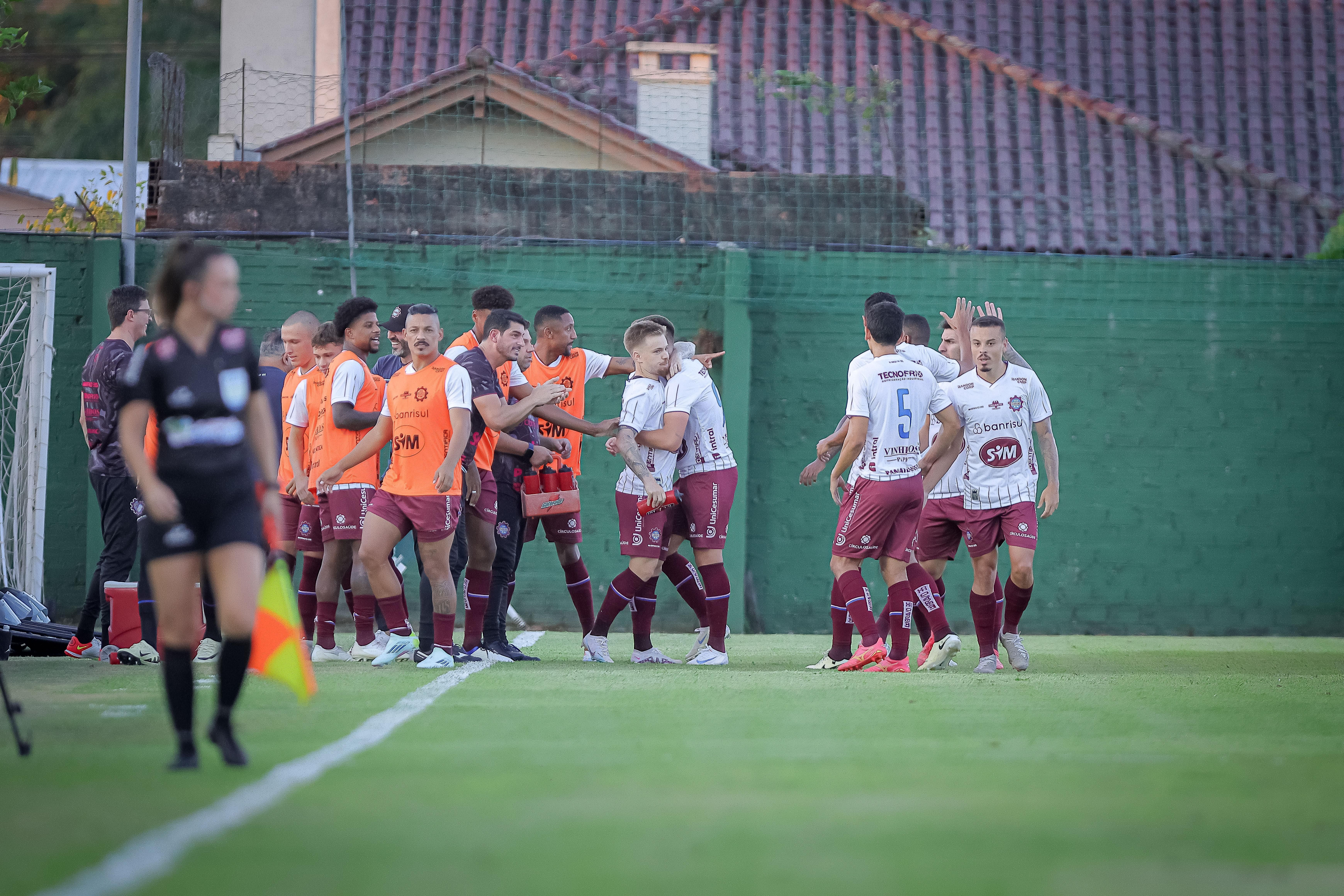 Caxias vence Avenida e segue vivo em busca da classificação no Gauchão