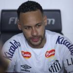 Ex-Cruzeiro sofre ataques nas redes ao provocar Neymar em comemoração de gol