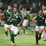 Palmeiras vira sobre o Botafogo-SP e mantém chance de classificação