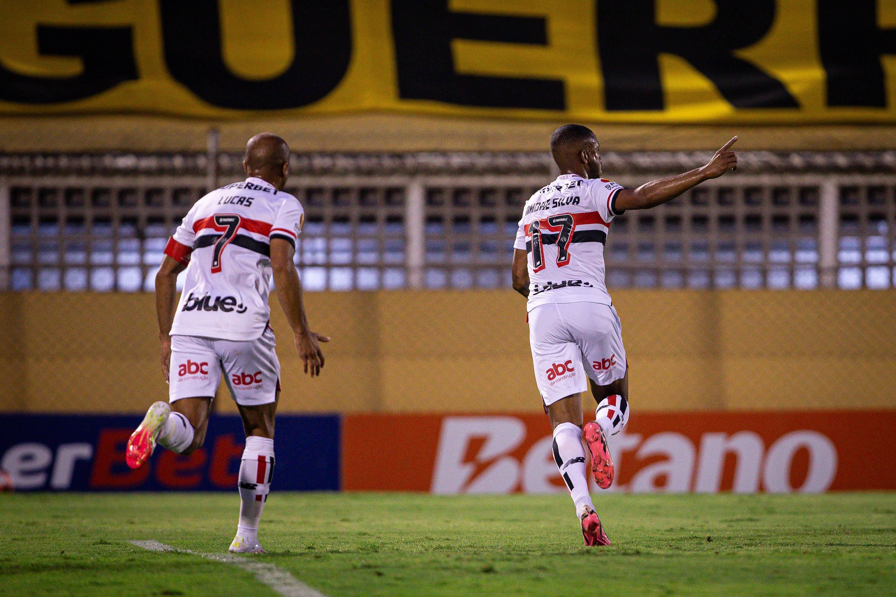 São Paulo vence o São Bernardo e garante liderança do grupo no Paulistão
