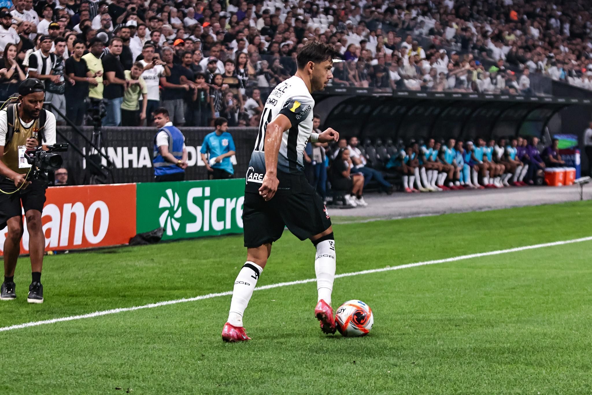 Corinthians empata com o Guarani e mantém a liderança geral do Paulista