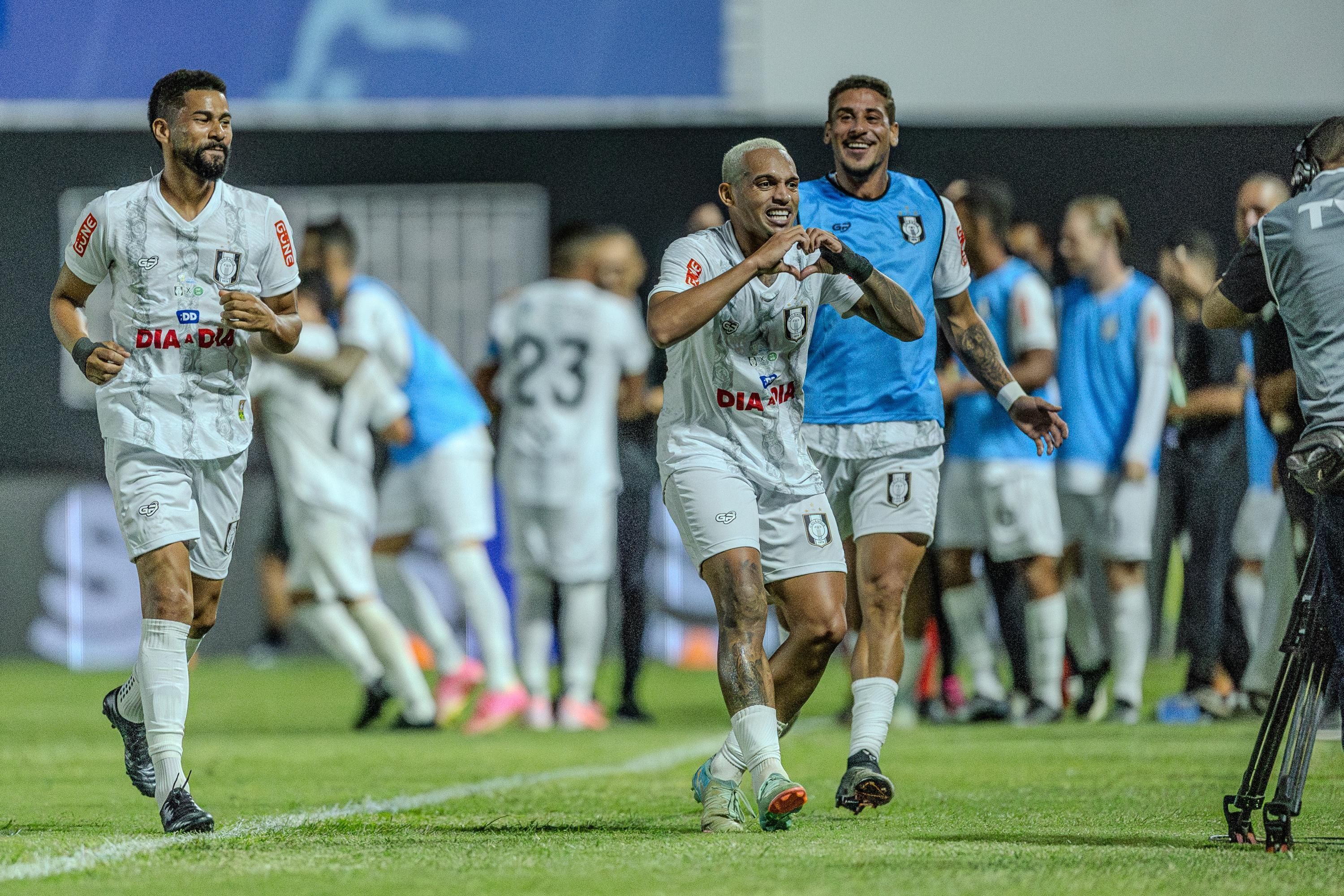 Nos pênaltis, Ceilândia vence Coritiba e avança à 2ª fase da Copa do Brasil