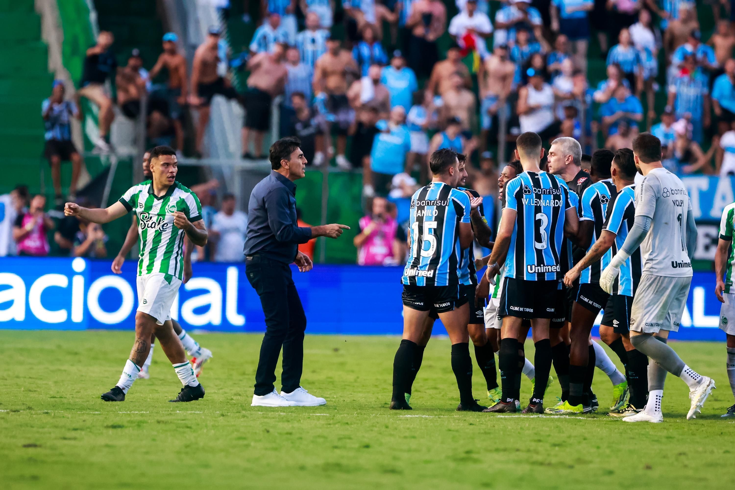 Juventude x Grêmio: semifinal do Gauchão tem gol polêmico, briga e expulsões