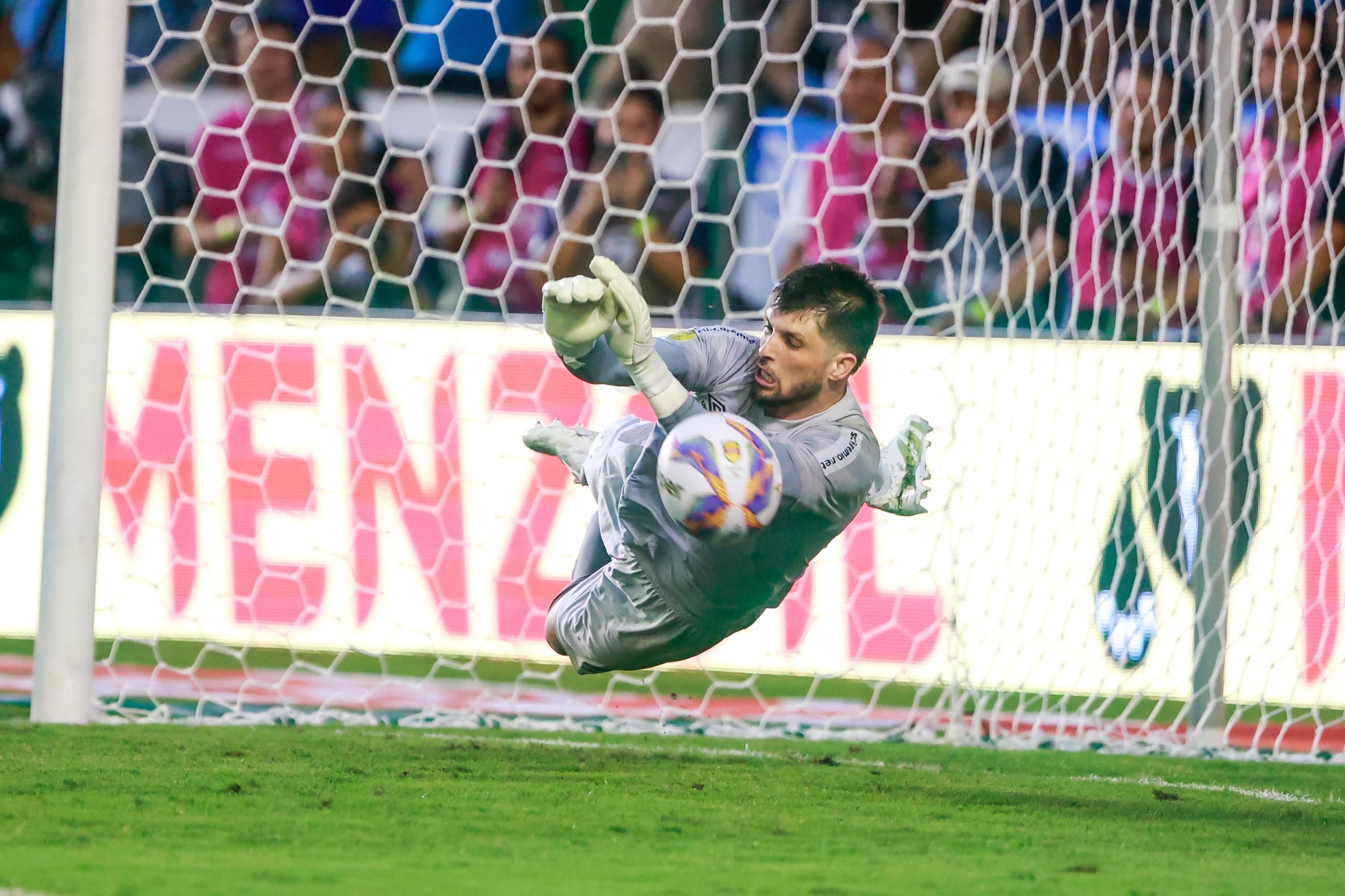 Com confusão e pênaltis, Grêmio elimina Juventude e avança à final do Gauchão