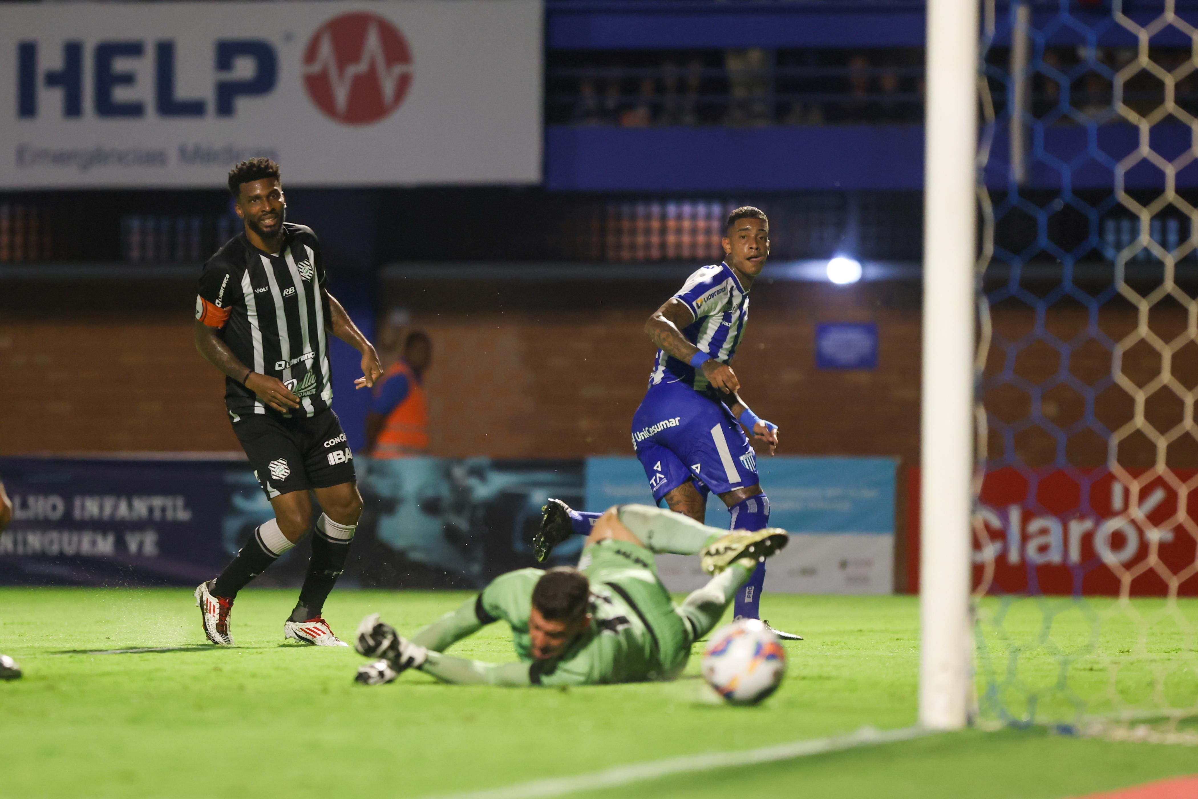 Avaí supera Figueirense nos pênaltis e avança à semifinal do Catarinense