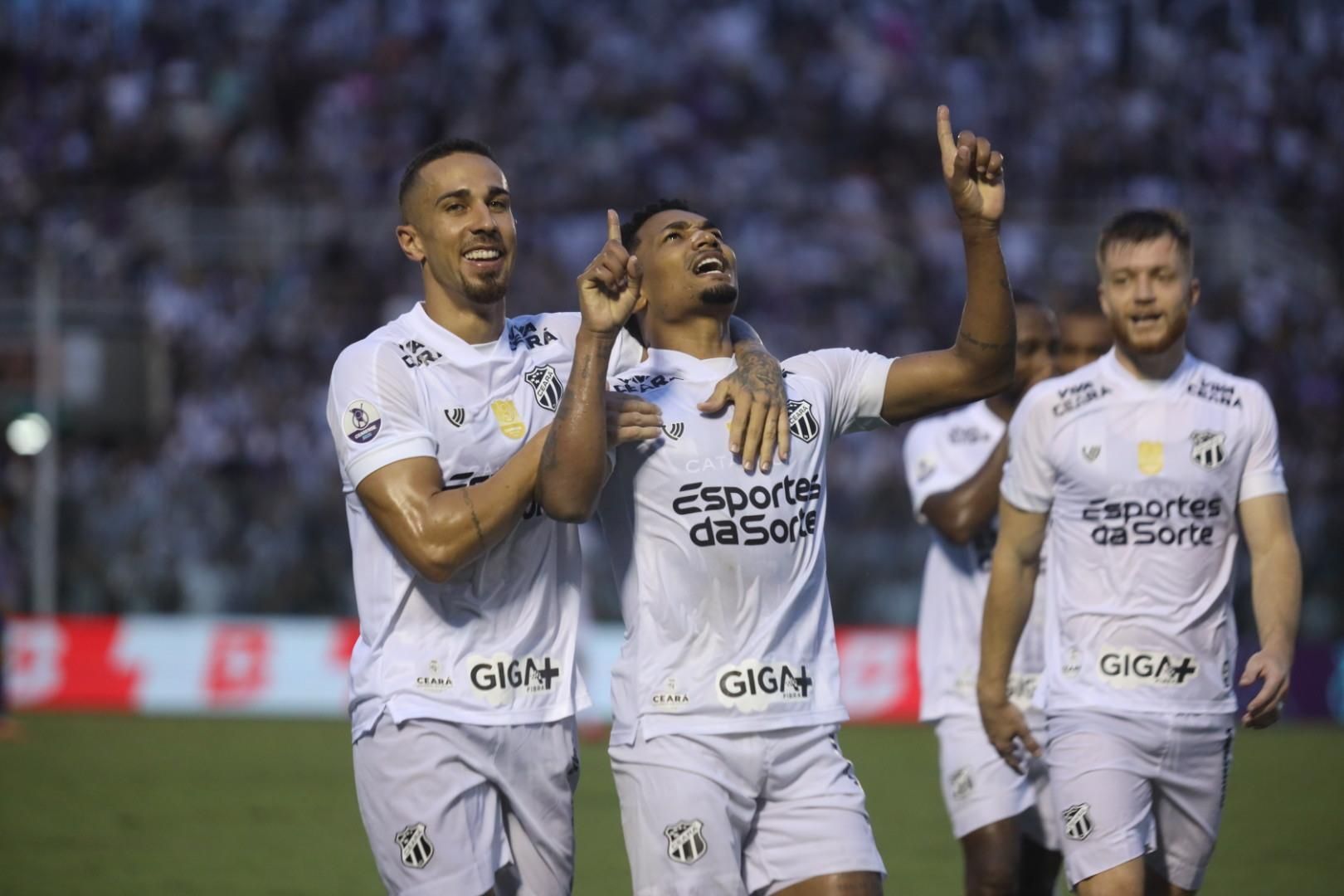 Ceará goleia o Maracanã e confirma Clássico-Rei na final do Cearense