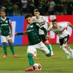 Palmeiras vence São Paulo com pênalti polêmico e avança à final do Paulista