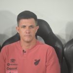 Técnico do Athletico fala sobre sequência pesada de jogos nos próximos dias
