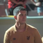 Barbieri vai repetir escalação com três zagueiros no Athletico para a Série B?